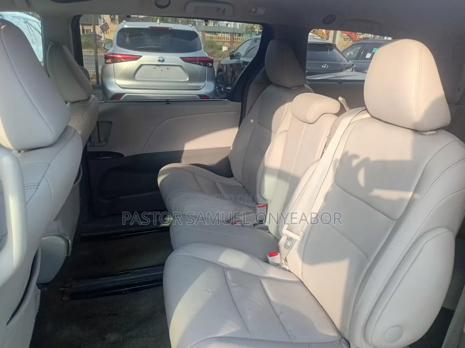 Toyota Sienna 2015 Red