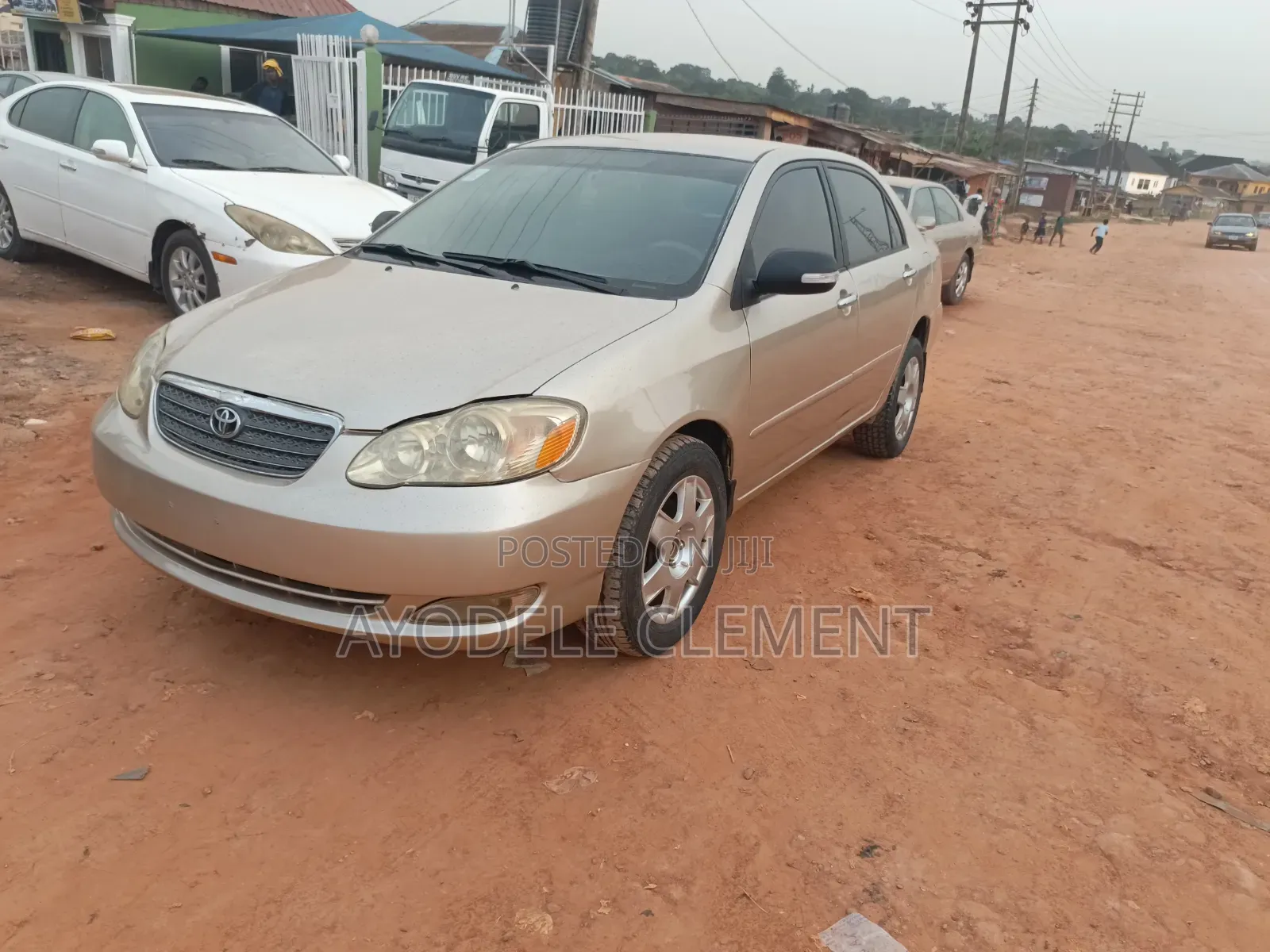 Toyota Corolla LE 2005 Gold