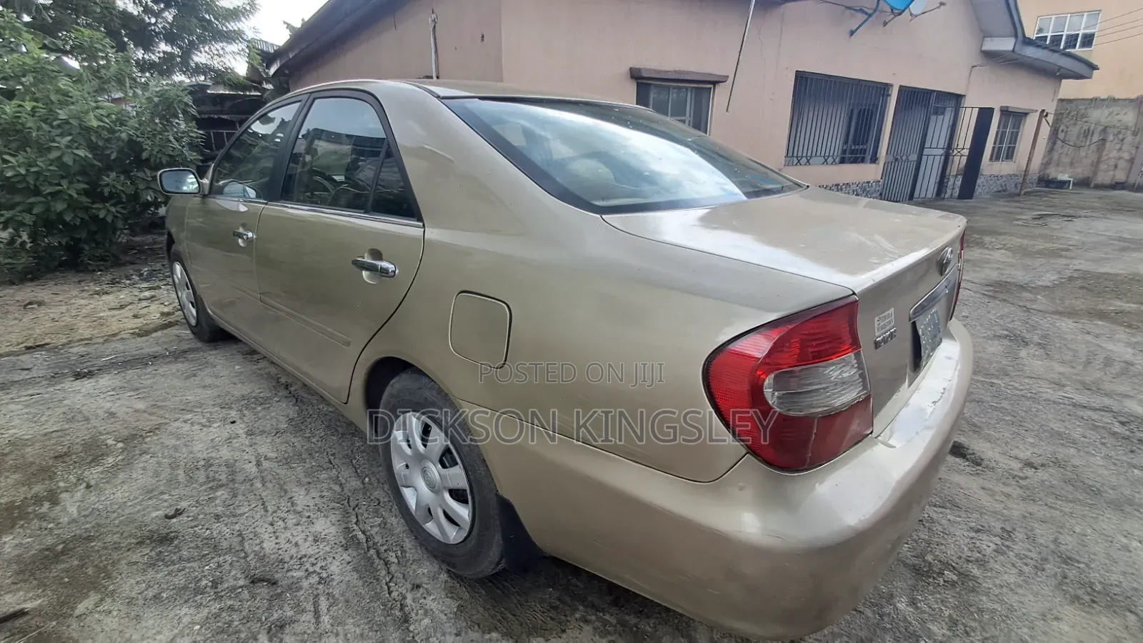Toyota Camry LE 4dr Sedan (2.4L 4cyl 4A) 2004 Gold