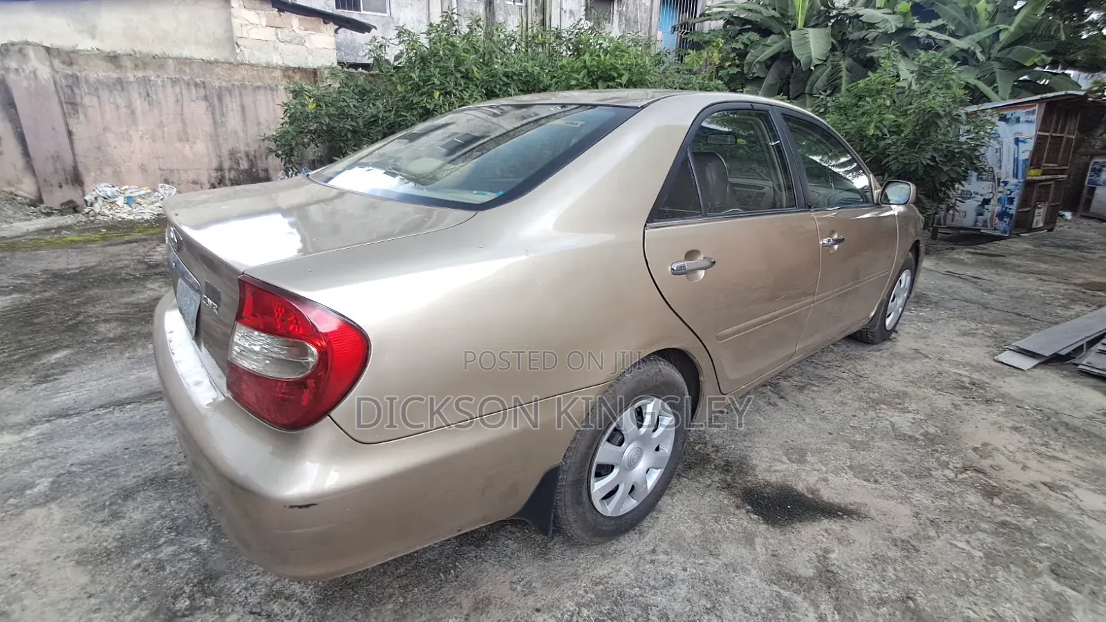 Toyota Camry LE 4dr Sedan (2.4L 4cyl 4A) 2004 Gold