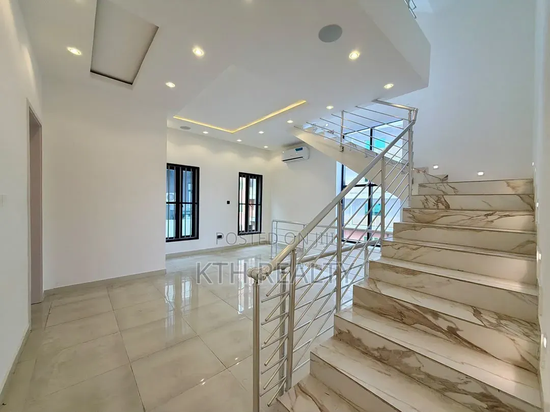 6bdrm Duplex in Lekki Phase 1 for sale