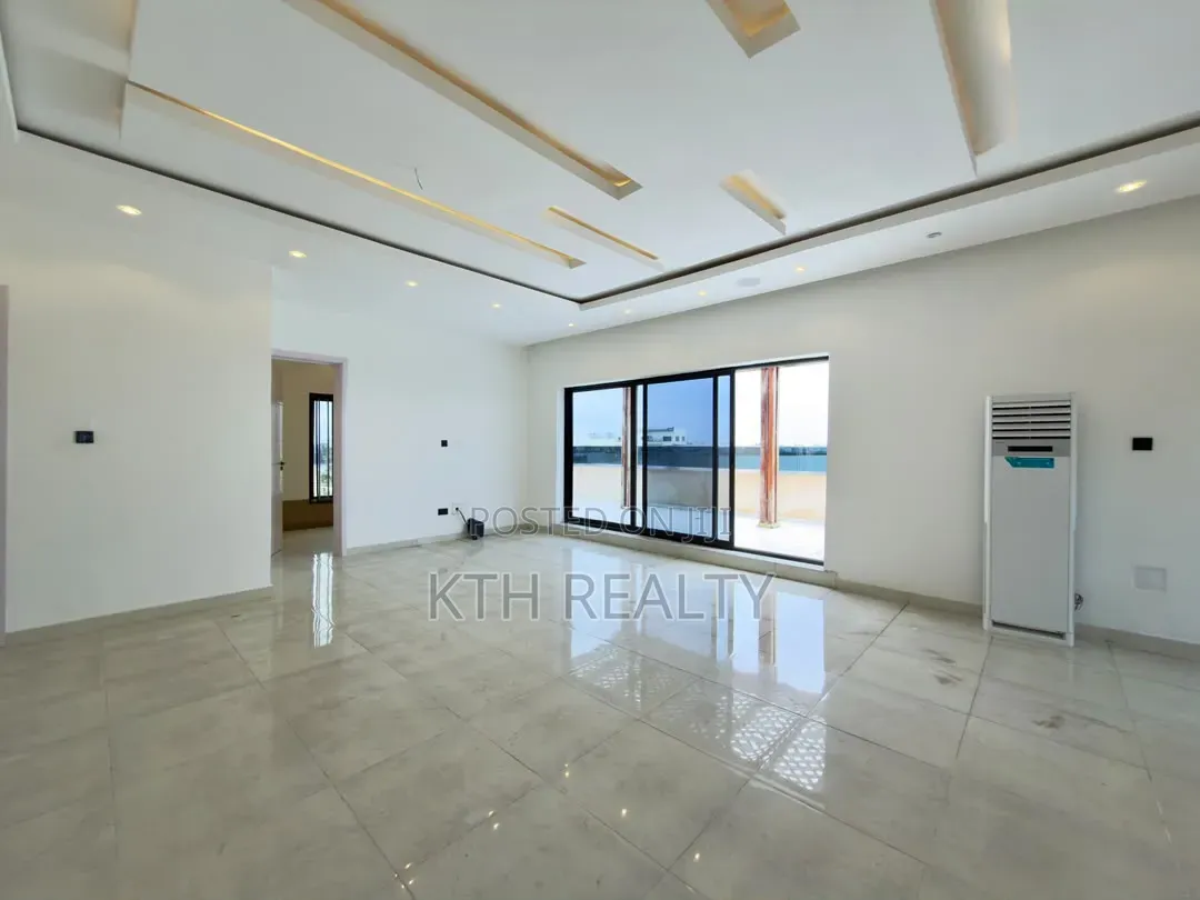 6bdrm Duplex in Lekki Phase 1 for sale