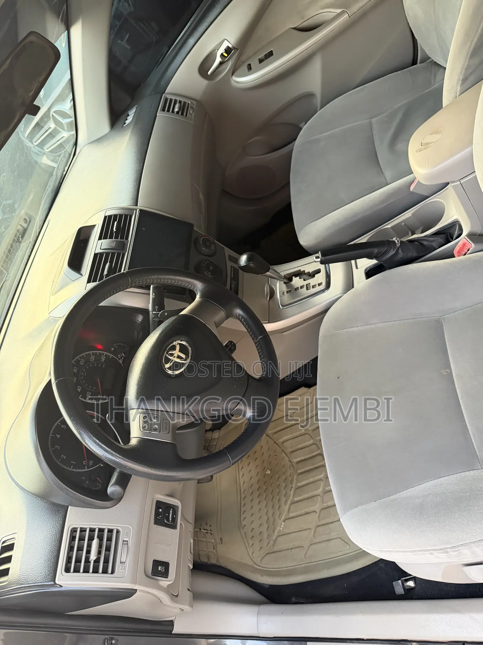 Toyota Corolla LE 4dr Sedan (1.8L 4cyl 4A) 2012 Gray