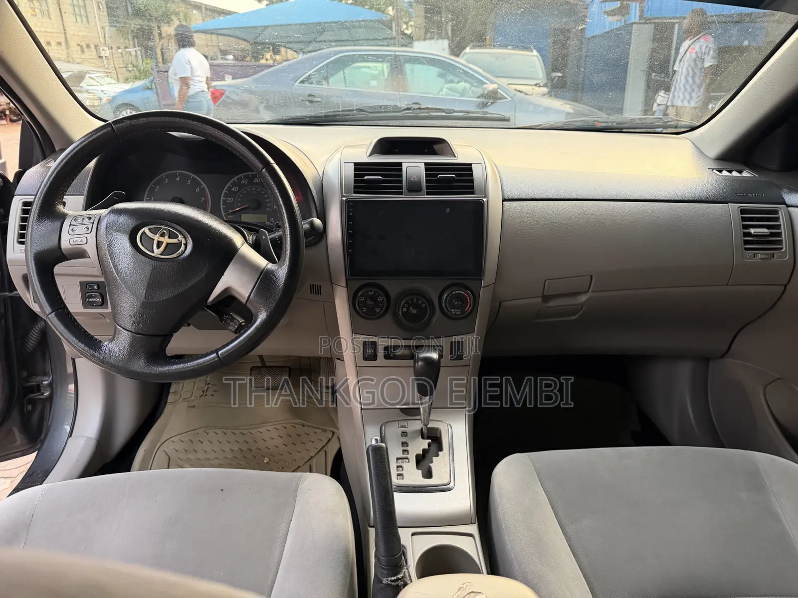 Toyota Corolla LE 4dr Sedan (1.8L 4cyl 4A) 2012 Gray