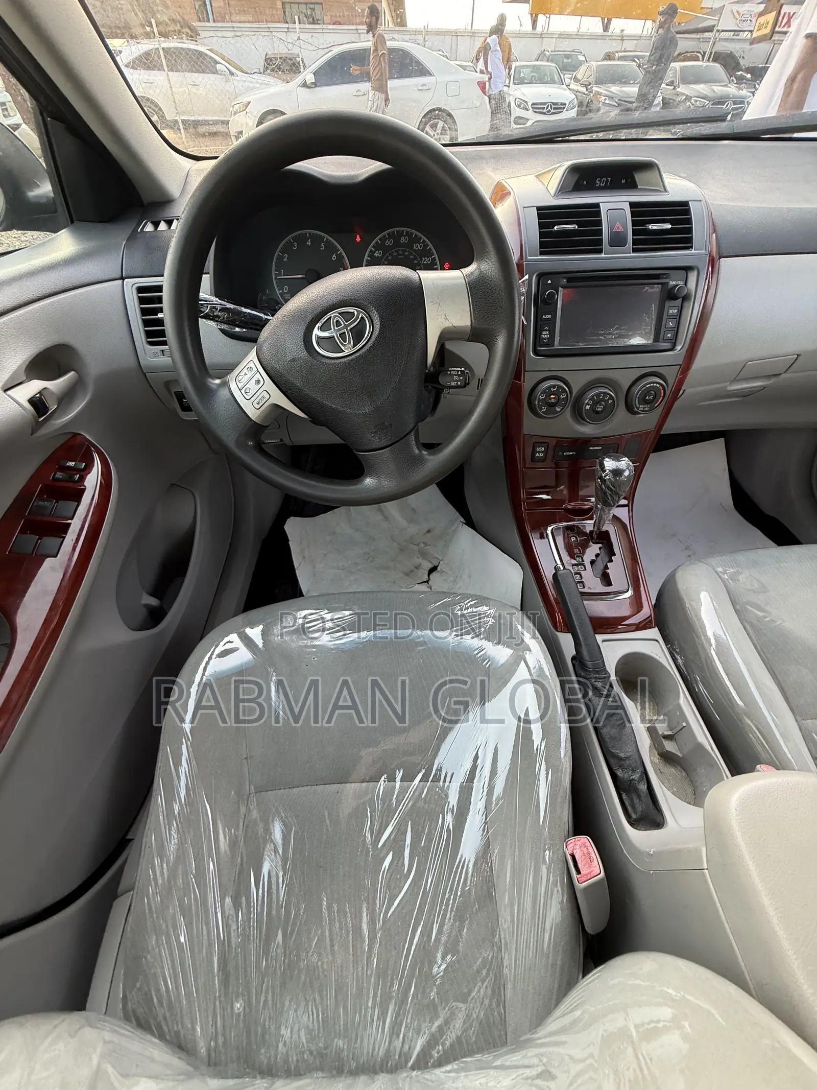 Toyota Corolla LE 4dr Sedan (1.8L 4cyl 4A) 2013 Gray