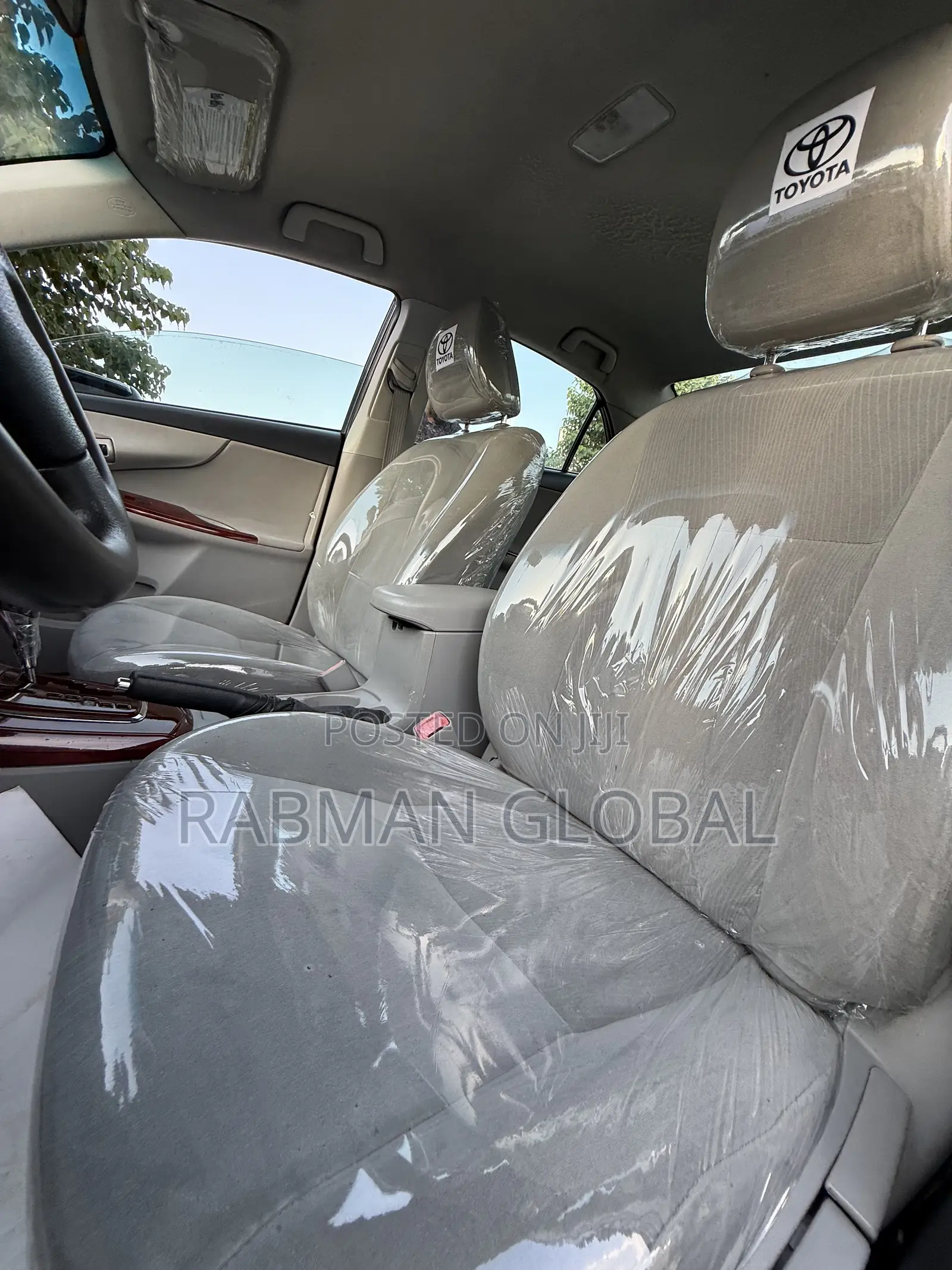 Toyota Corolla LE 4dr Sedan (1.8L 4cyl 4A) 2013 Gray