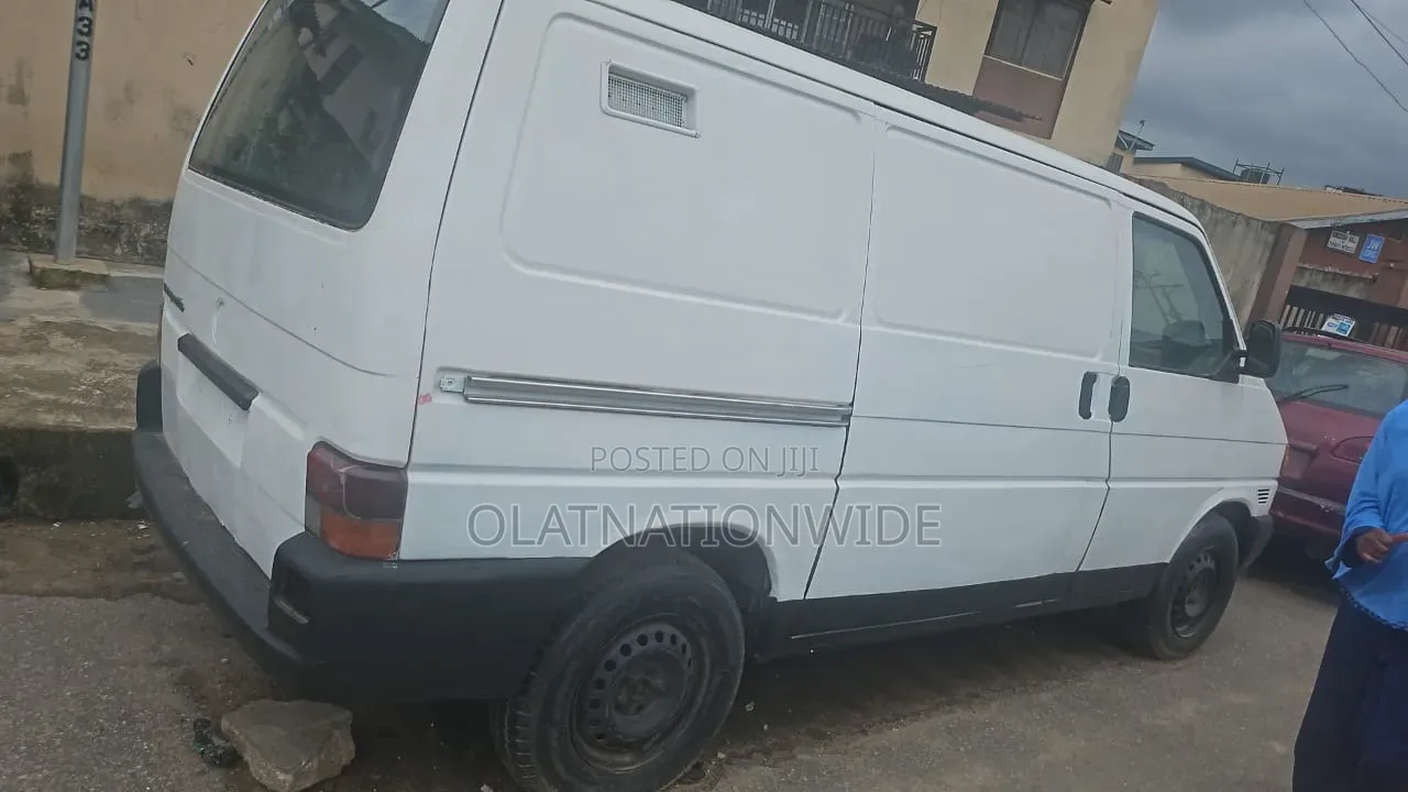 Volkswagen Transporter 2003 White