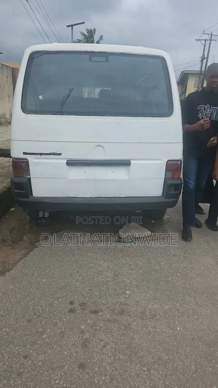 Volkswagen Transporter 2003 White