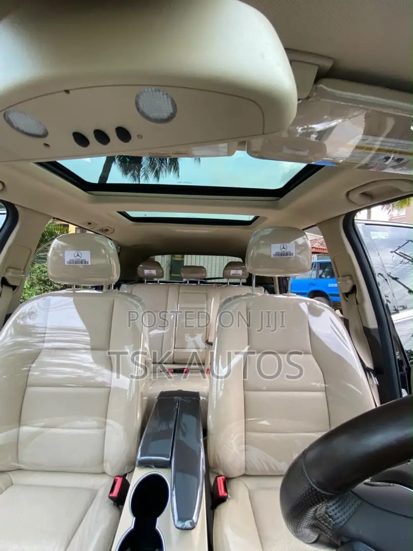 Mercedes-Benz GLK-Class Base GLK 350 4dr AWD 4MATIC (3.5L 6cyl 7A) 2015