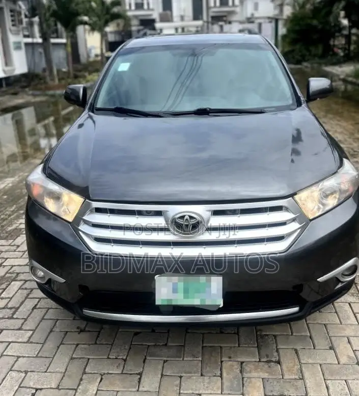 Toyota Highlander Limited 2012 Gray