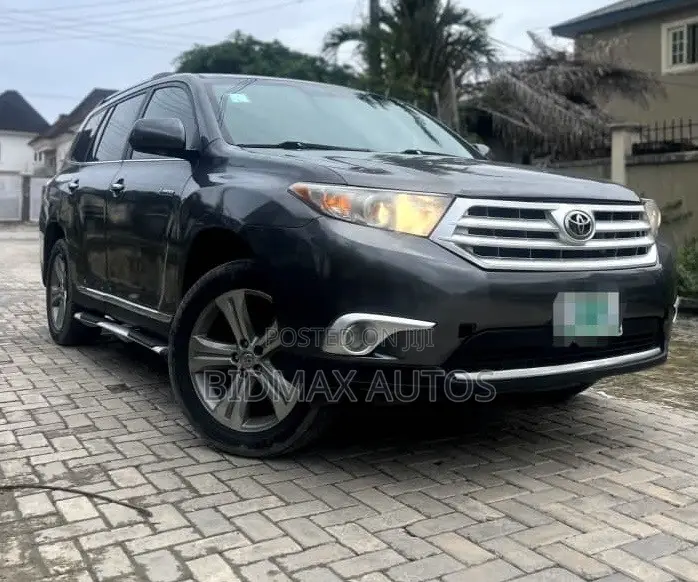 Toyota Highlander Limited 2012 Gray