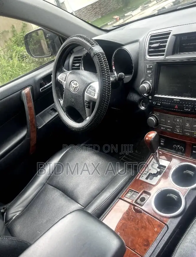 Toyota Highlander Limited 2012 Gray
