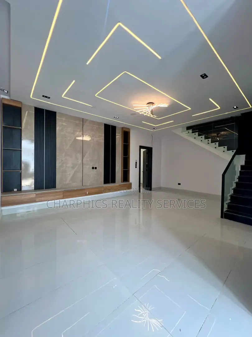 4bdrm Duplex in Off Lekki-Epe Expressway for sale