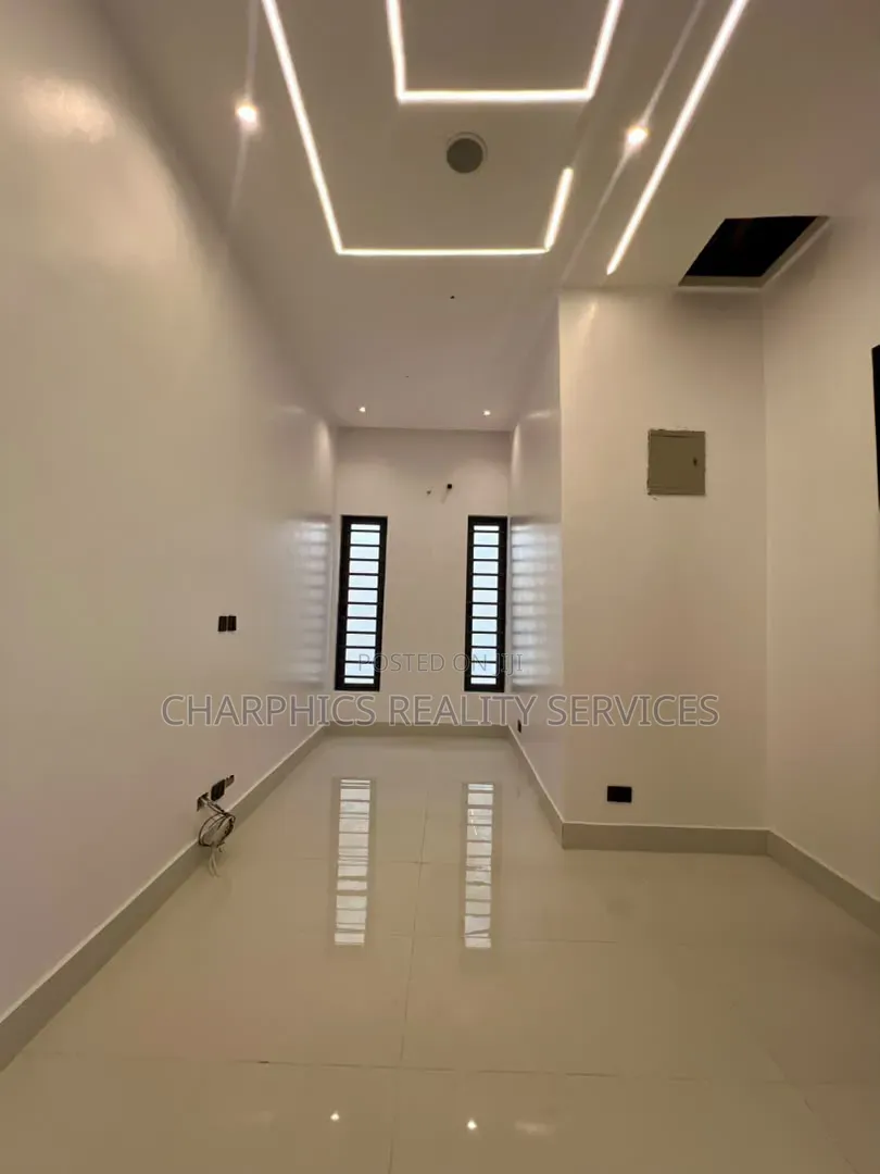 4bdrm Duplex in Off Lekki-Epe Expressway for sale