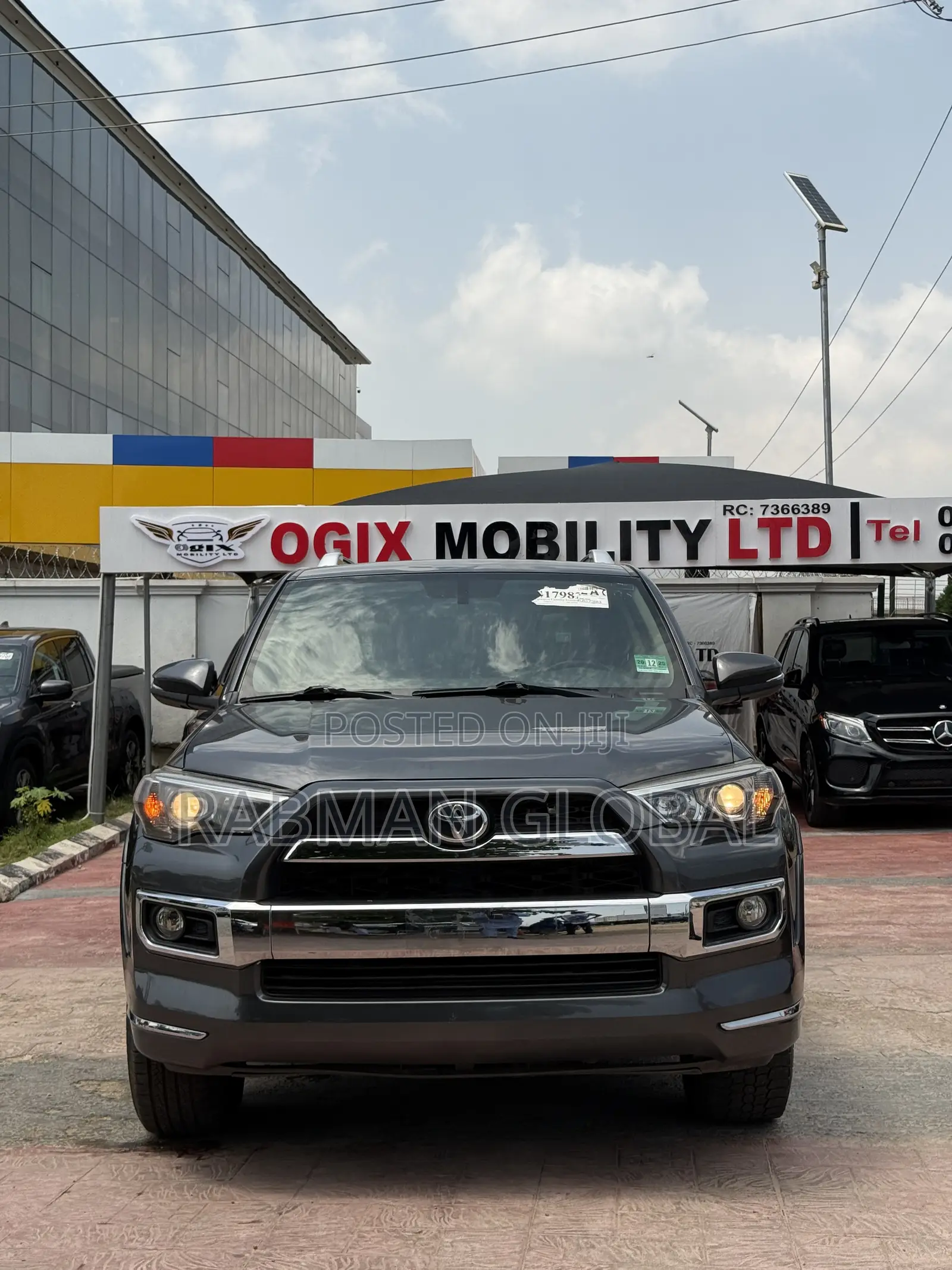 Toyota 4-Runner SR5 4x4 2018 Gray