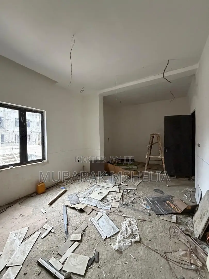 4bdrm Duplex in Guzape District for sale