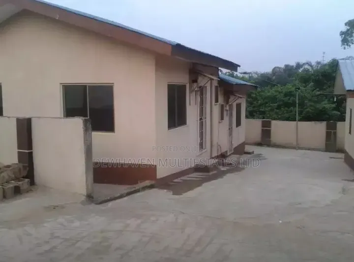 3bdrm Bungalow in Obafemi-Owode for sale