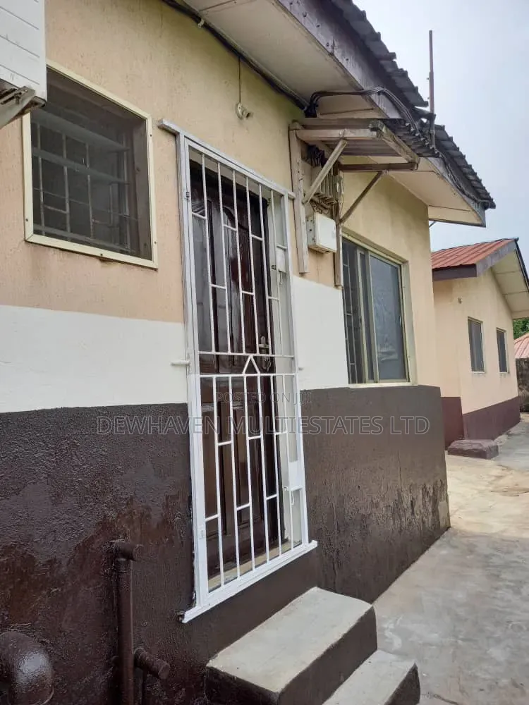 3bdrm Bungalow in Obafemi-Owode for sale