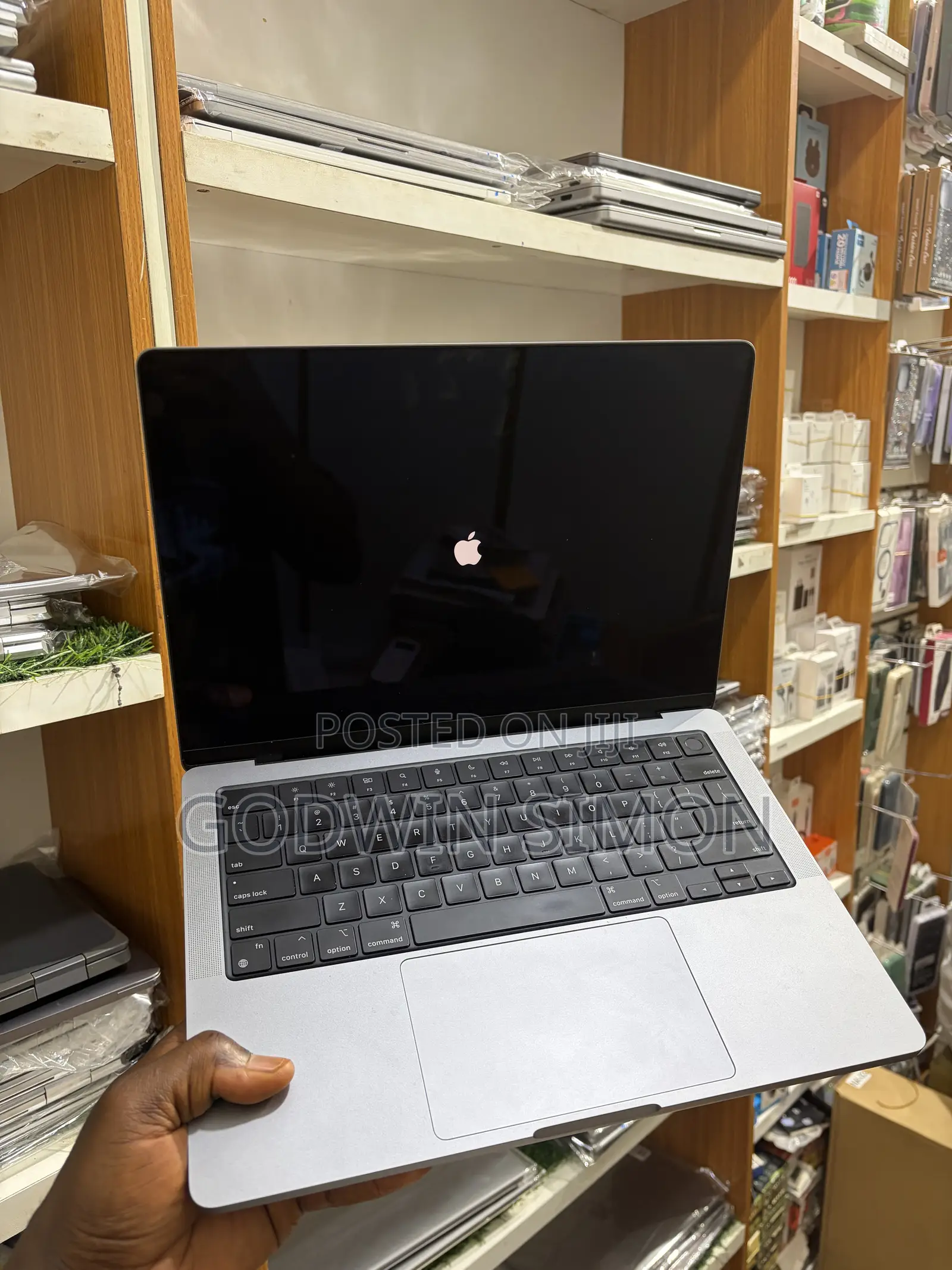 Laptop Apple MacBook Pro 2021 M1 32GB Apple M1 Pro SSD 500GB