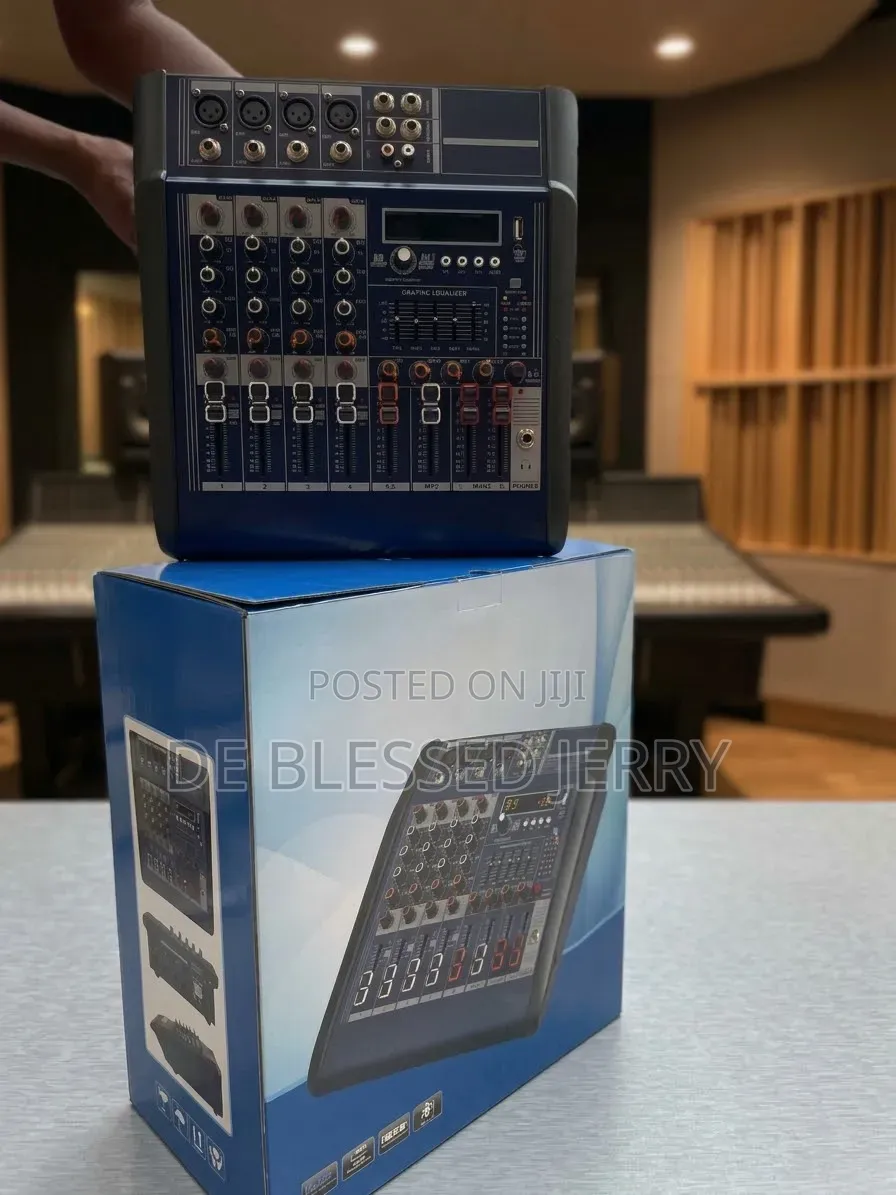 4channals Powered Mixer