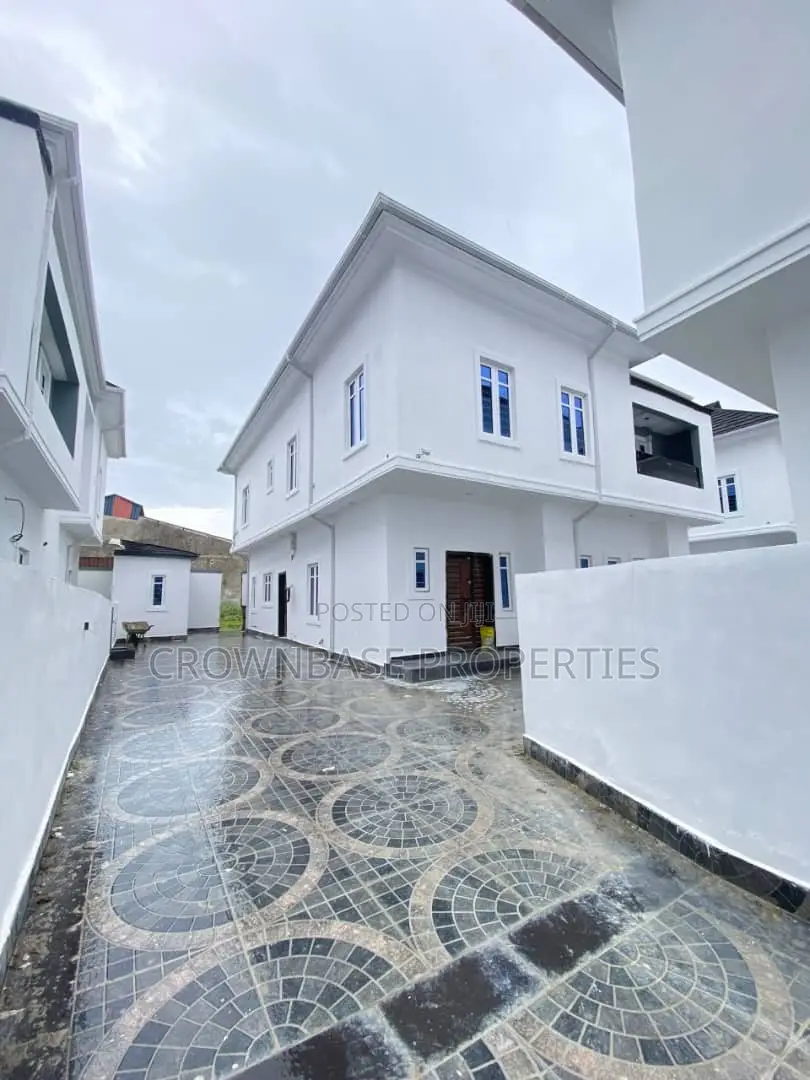 5bdrm Duplex in Sangotedo for sale