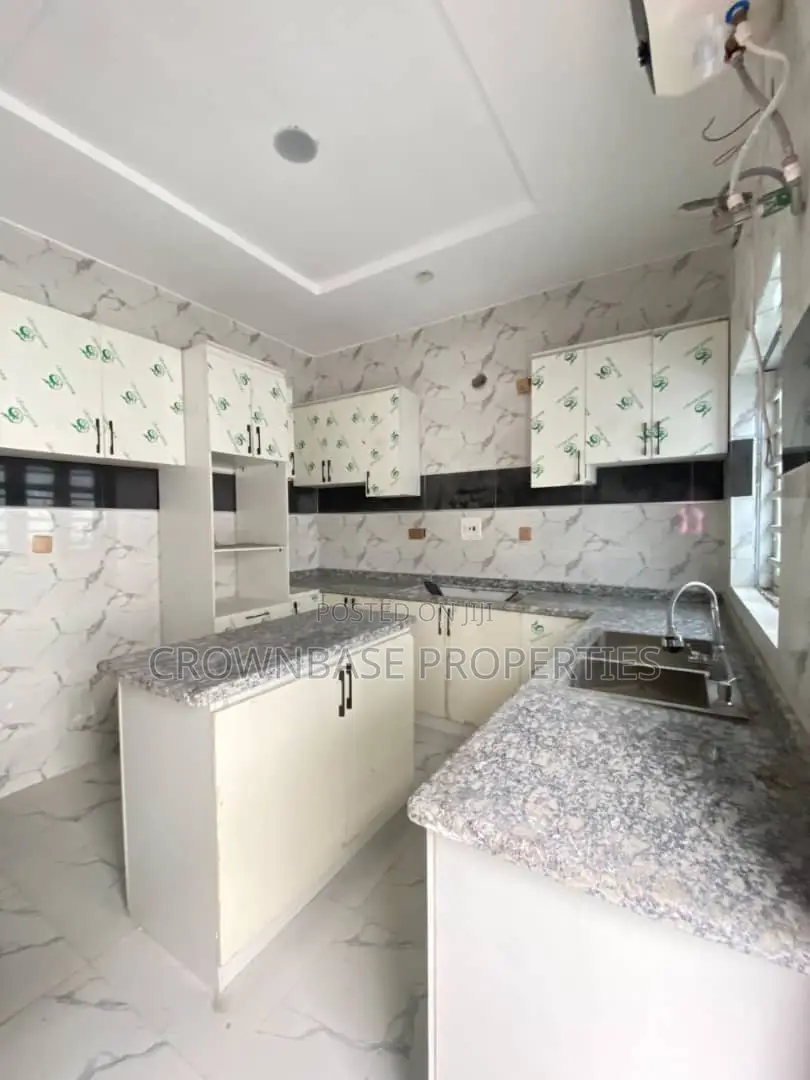 5bdrm Duplex in Sangotedo for sale