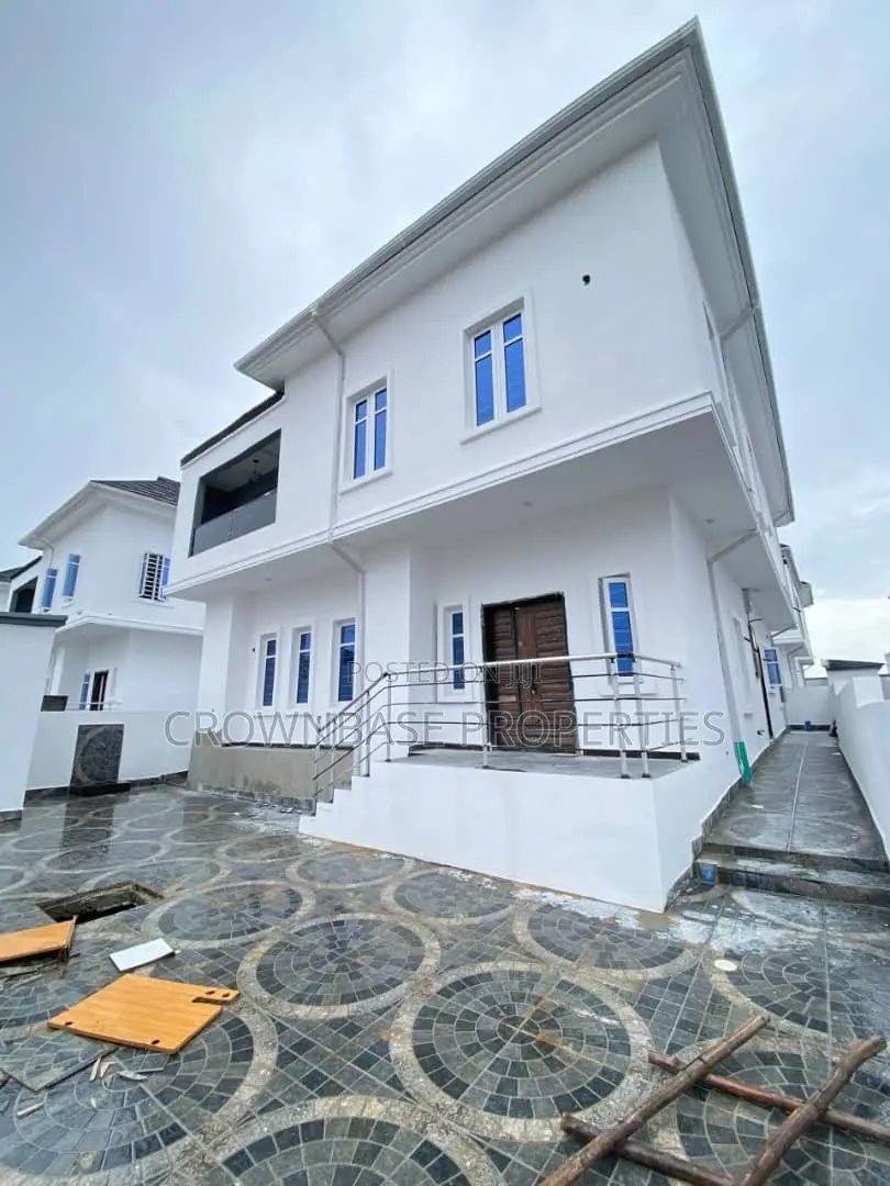 5bdrm Duplex in Sangotedo for sale
