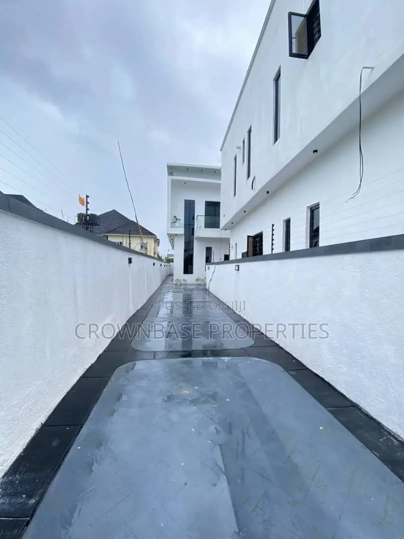 4bdrm Duplex in Sangotedo for sale