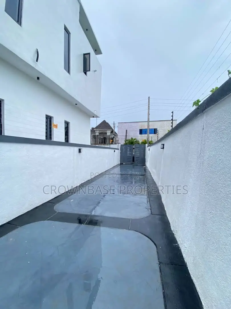4bdrm Duplex in Sangotedo for sale