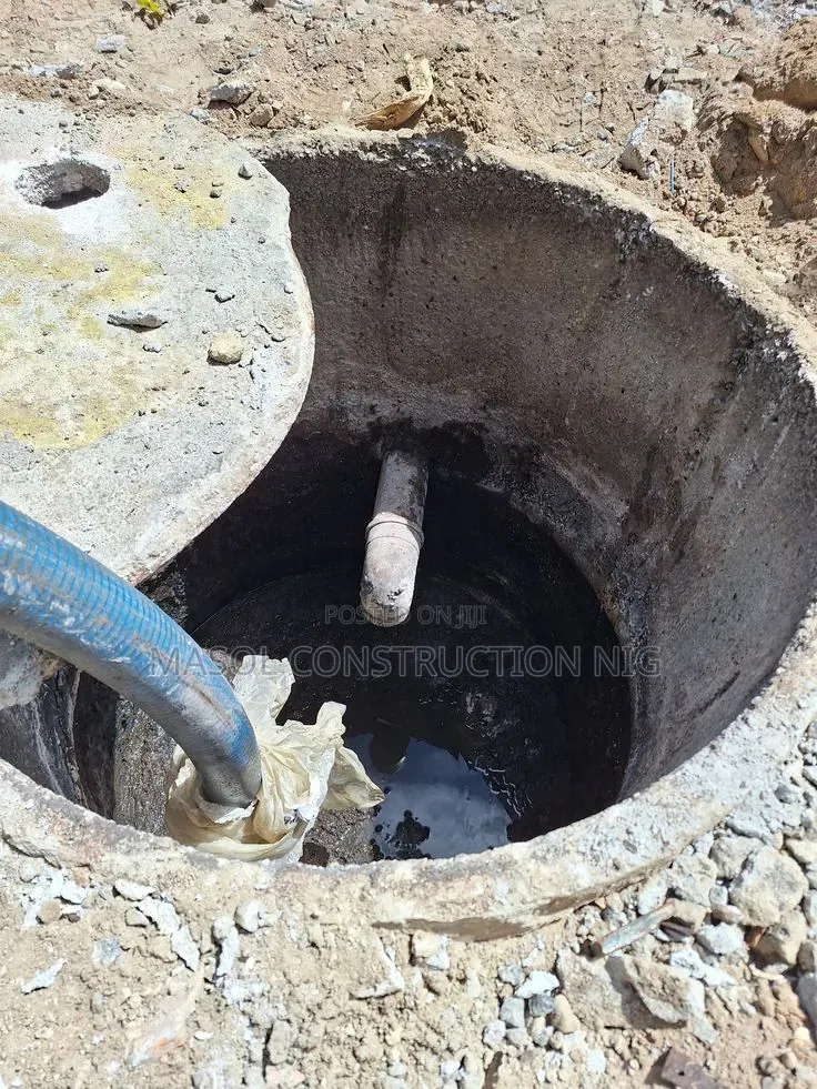 Precast Concrete Manhole Installation