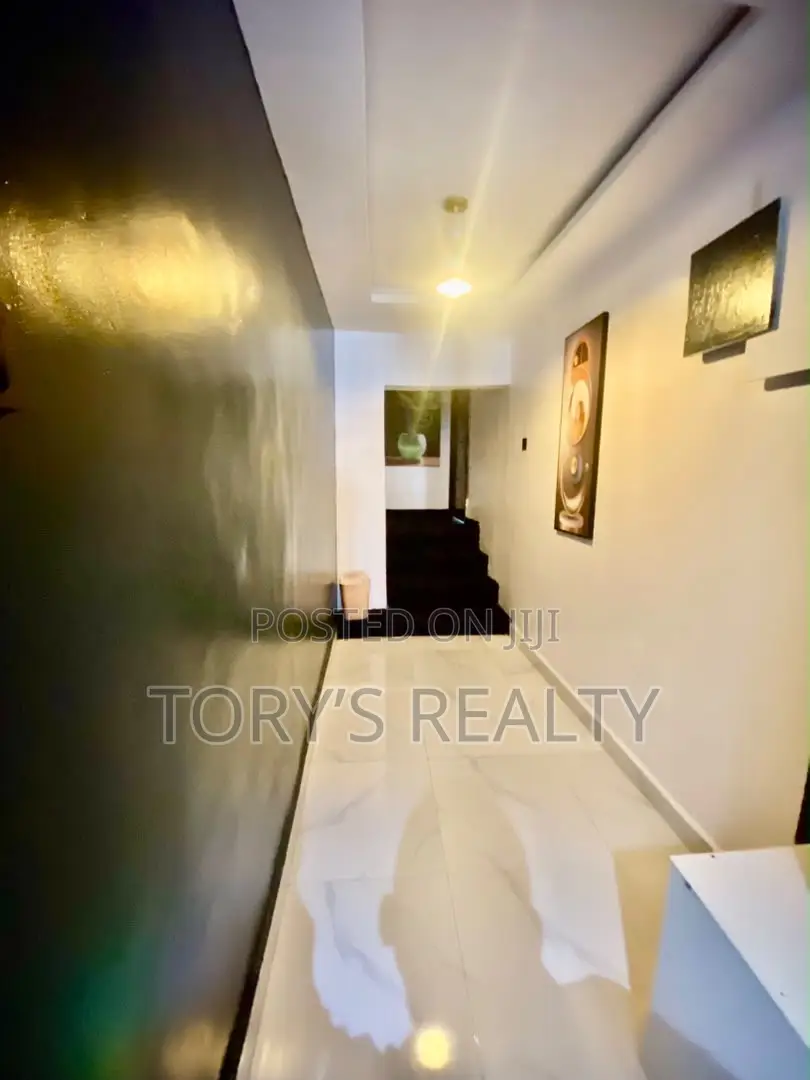 1bdrm Penthouse in Lekki Phase 1 for rent