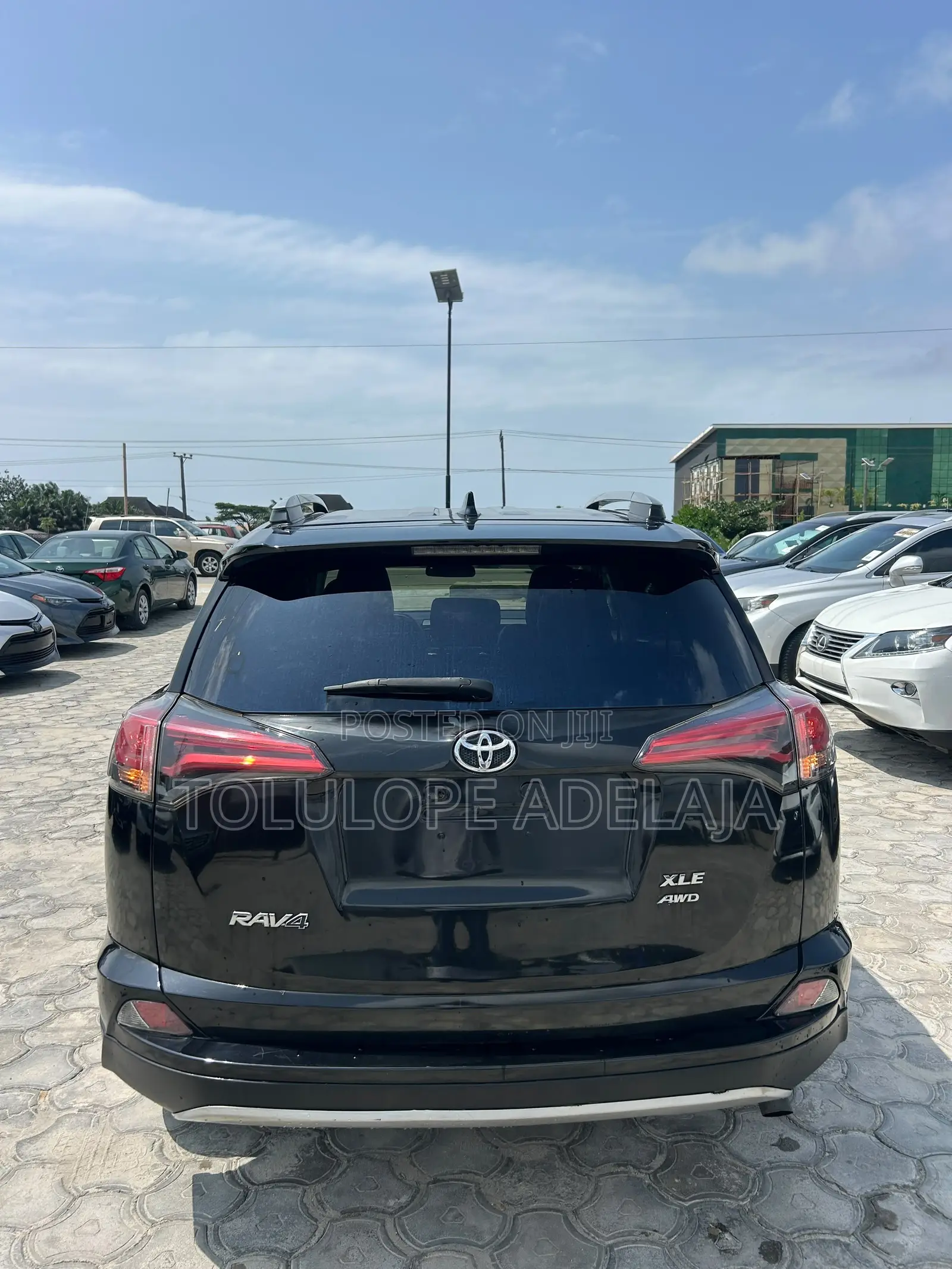 Toyota RAV4 XLE 4dr SUV AWD (2.5L 4cyl 6A) 2018 Black