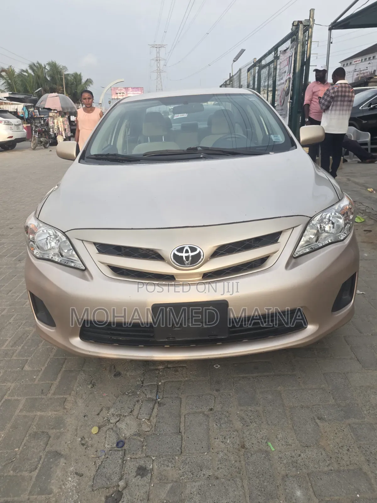 Toyota Corolla 2011 Gold