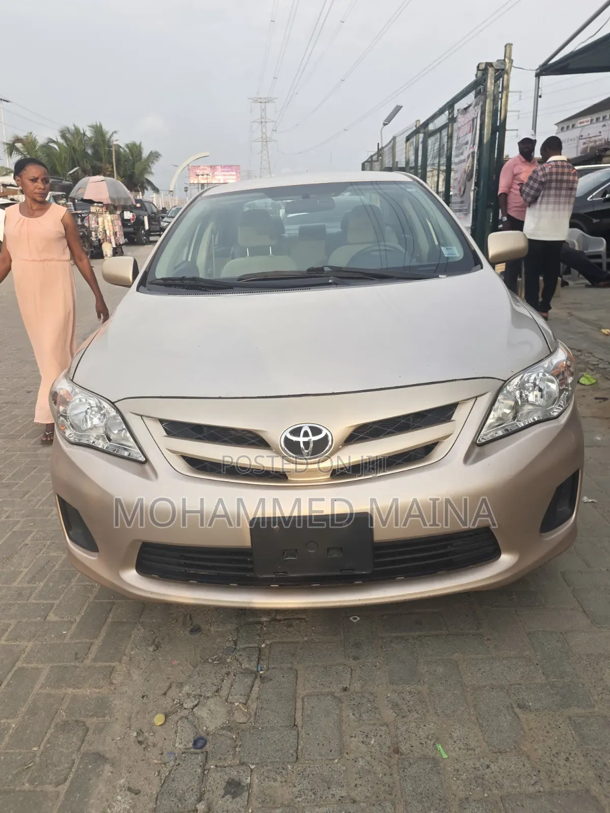 Toyota Corolla 2011 Gold