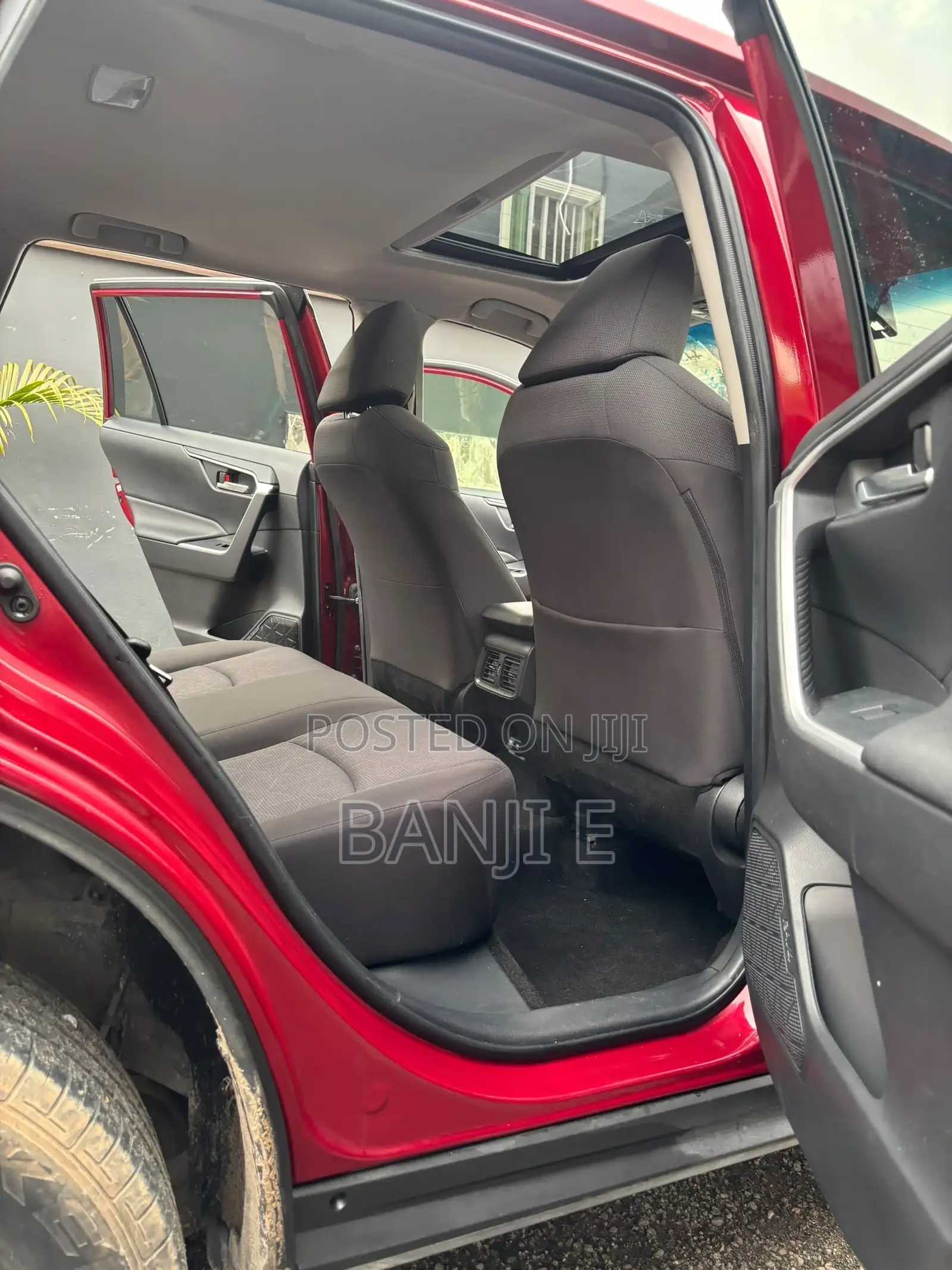 Toyota RAV4 XLE AWD 2019 Red