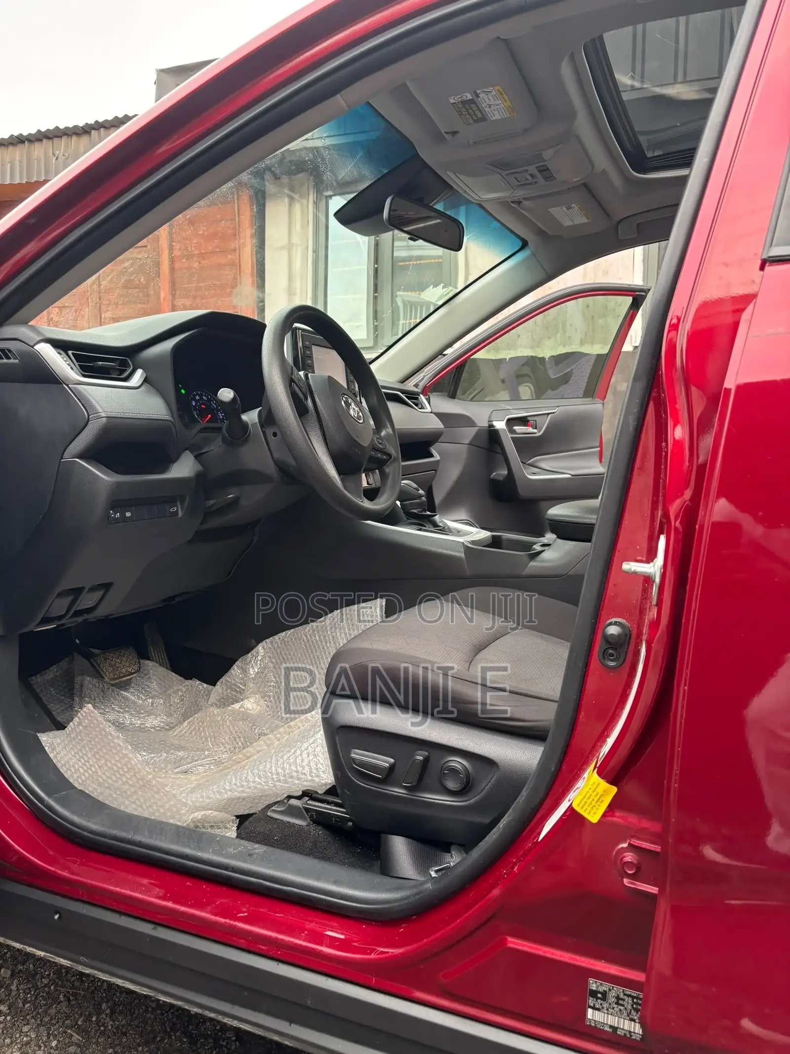 Toyota RAV4 XLE AWD 2019 Red