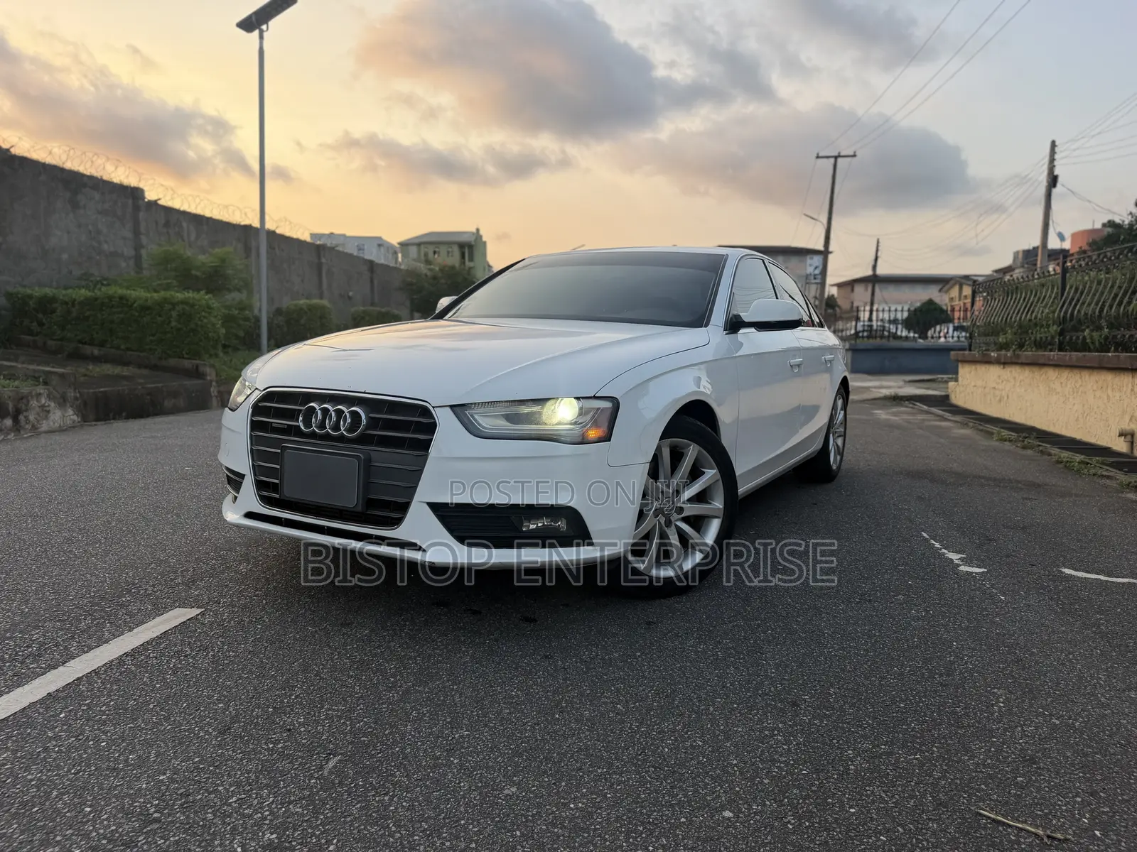 Audi A4 2.0T Premium Multitronic 2013 White
