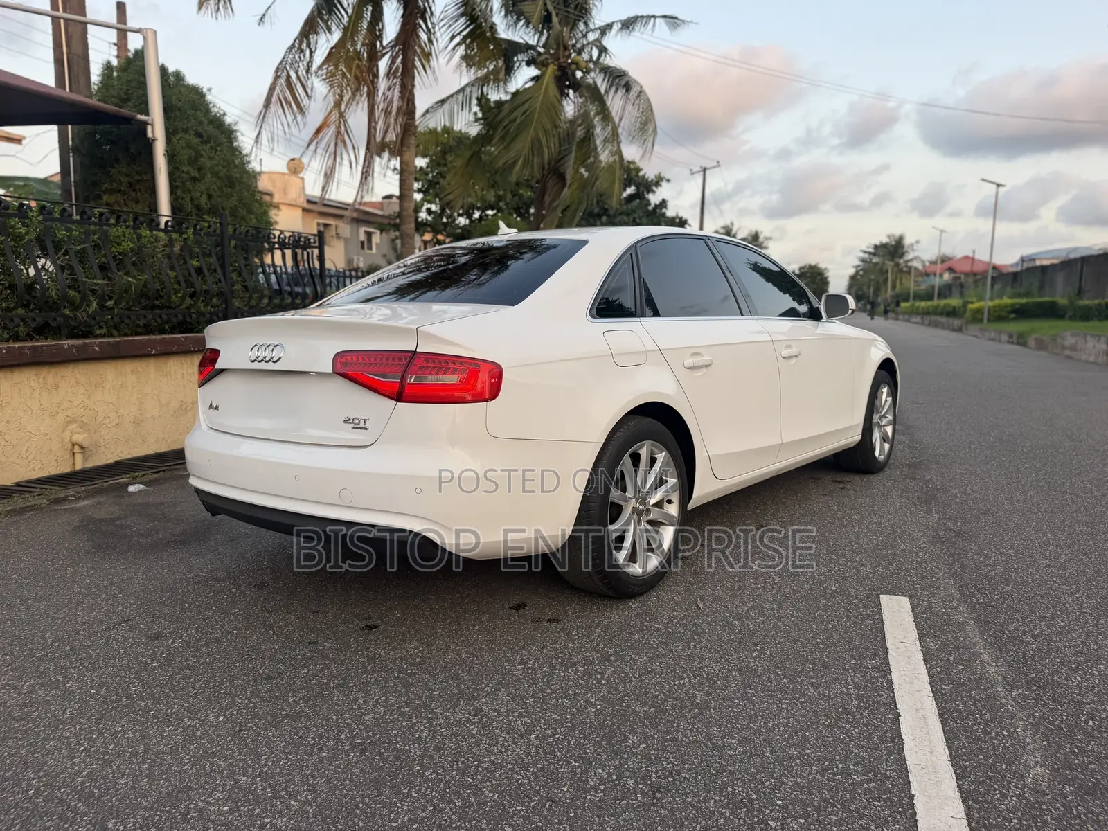 Audi A4 2.0T Premium Multitronic 2013 White