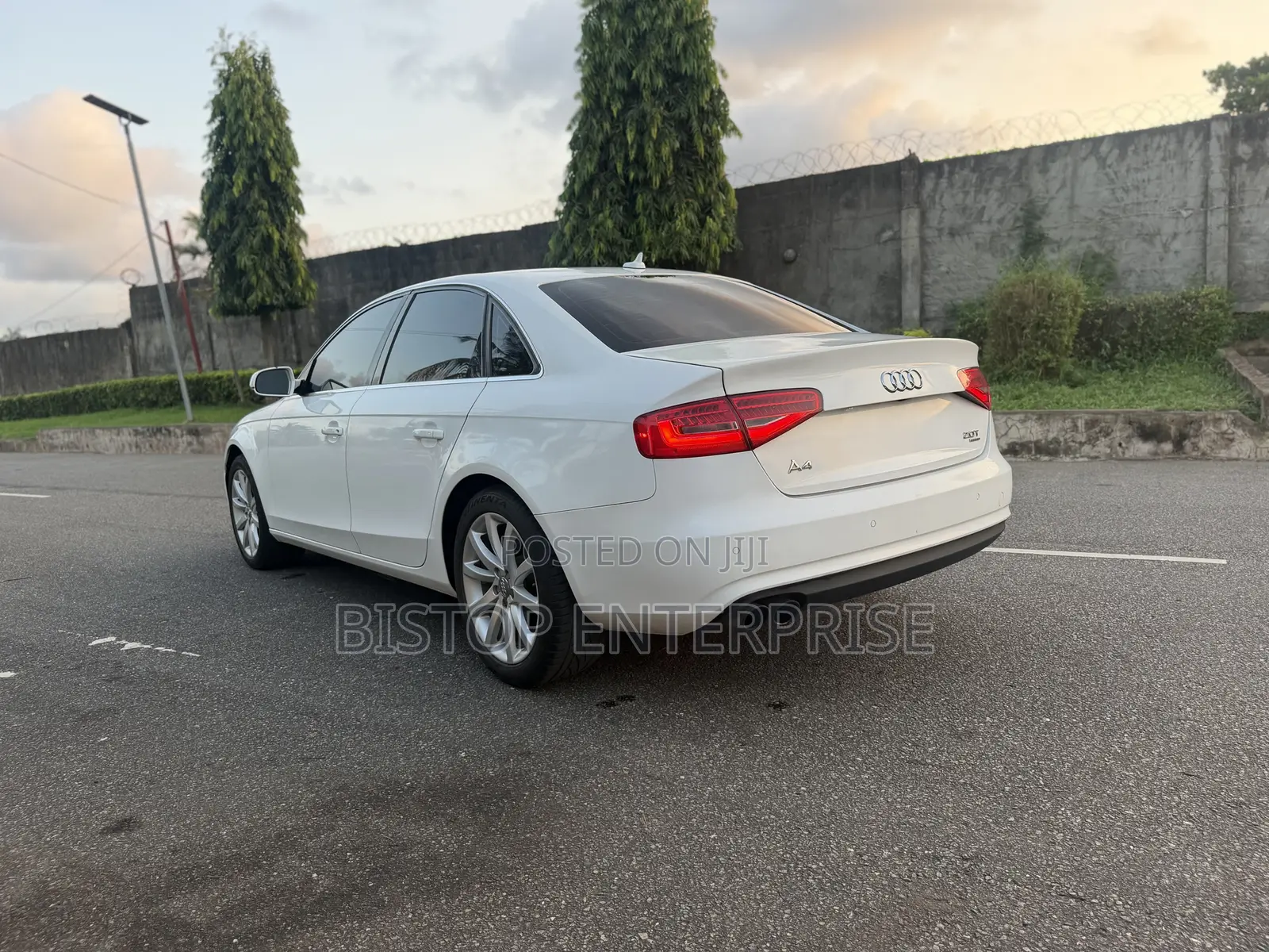 Audi A4 2.0T Premium Multitronic 2013 White