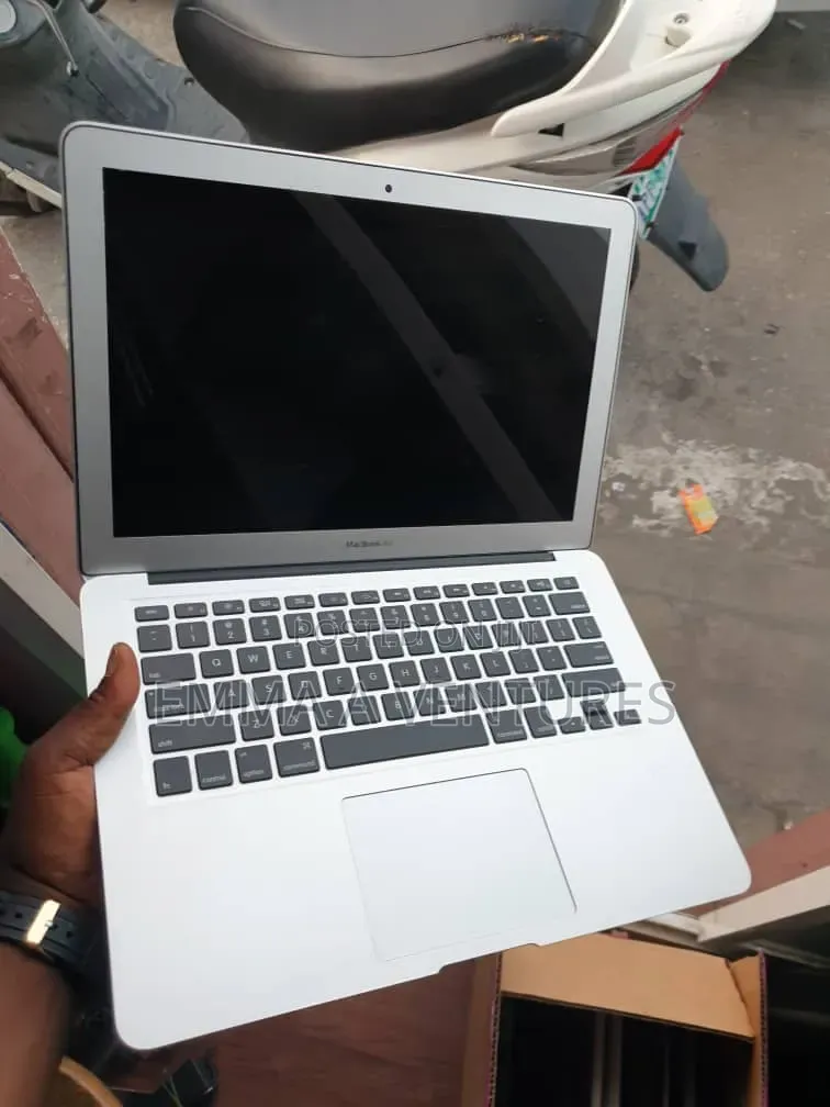 Laptop Apple MacBook Air 2015 8GB Intel Core i5 SSD 128GB
