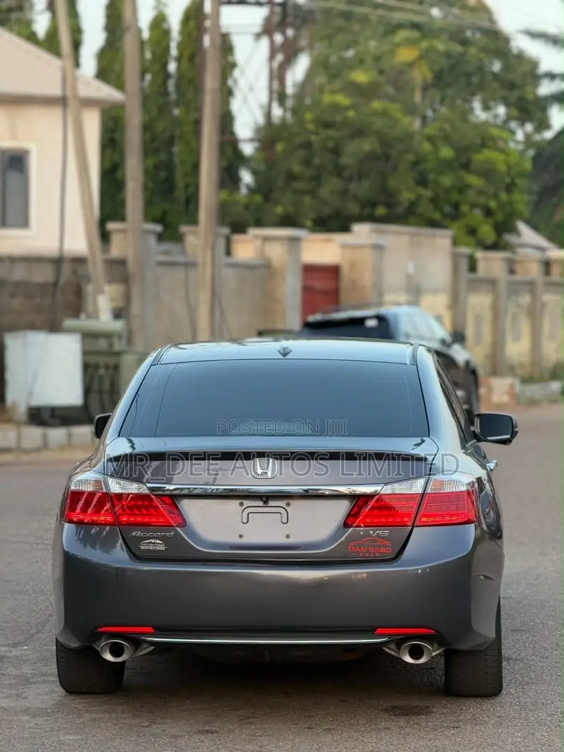 Honda Accord EX-L V-6 4dr Sedan (3.5L 6cyl 6A) 2015 Gray