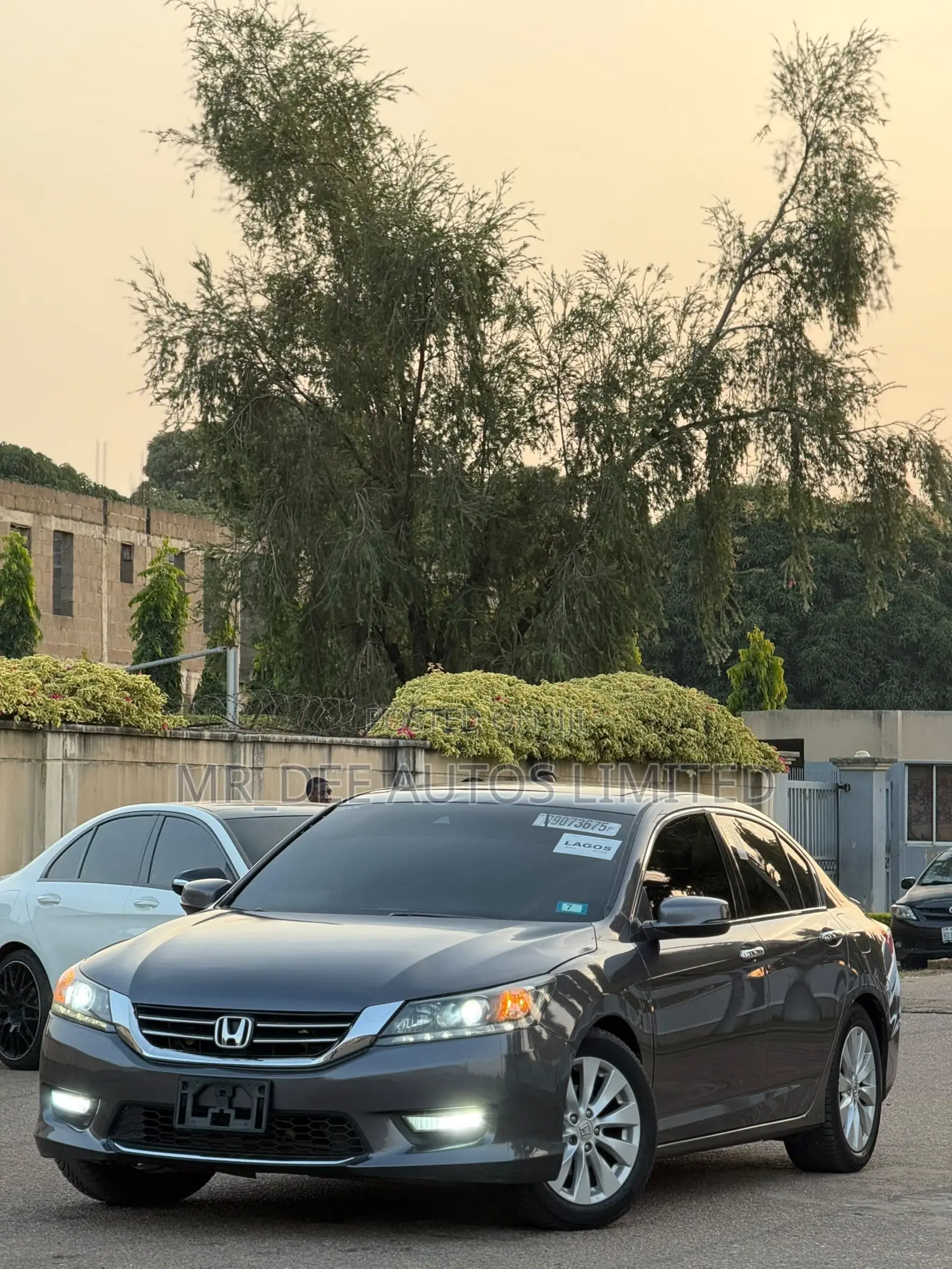 Honda Accord EX-L V-6 4dr Sedan (3.5L 6cyl 6A) 2015 Gray