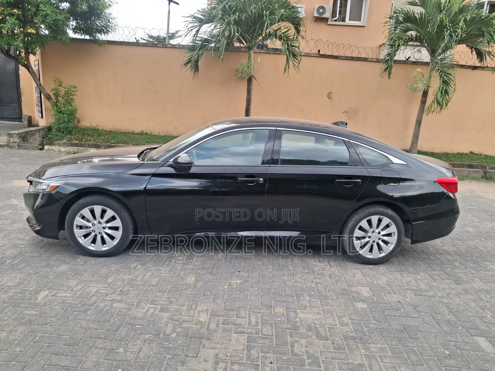 Honda Accord Touring 2.0T 2022 Black
