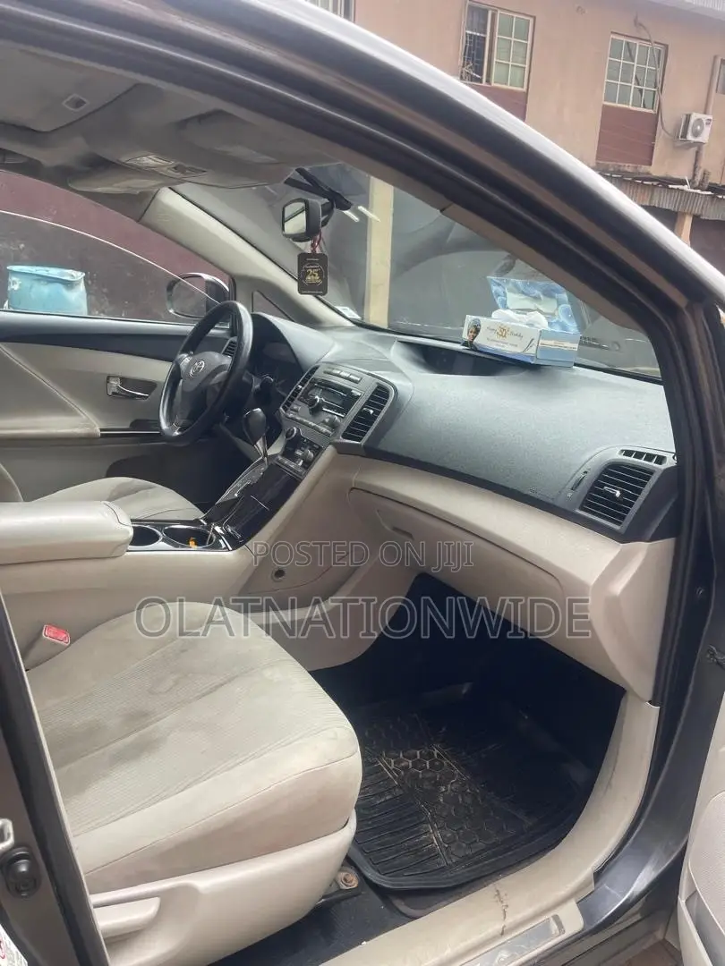 Toyota Venza 2010 Gray