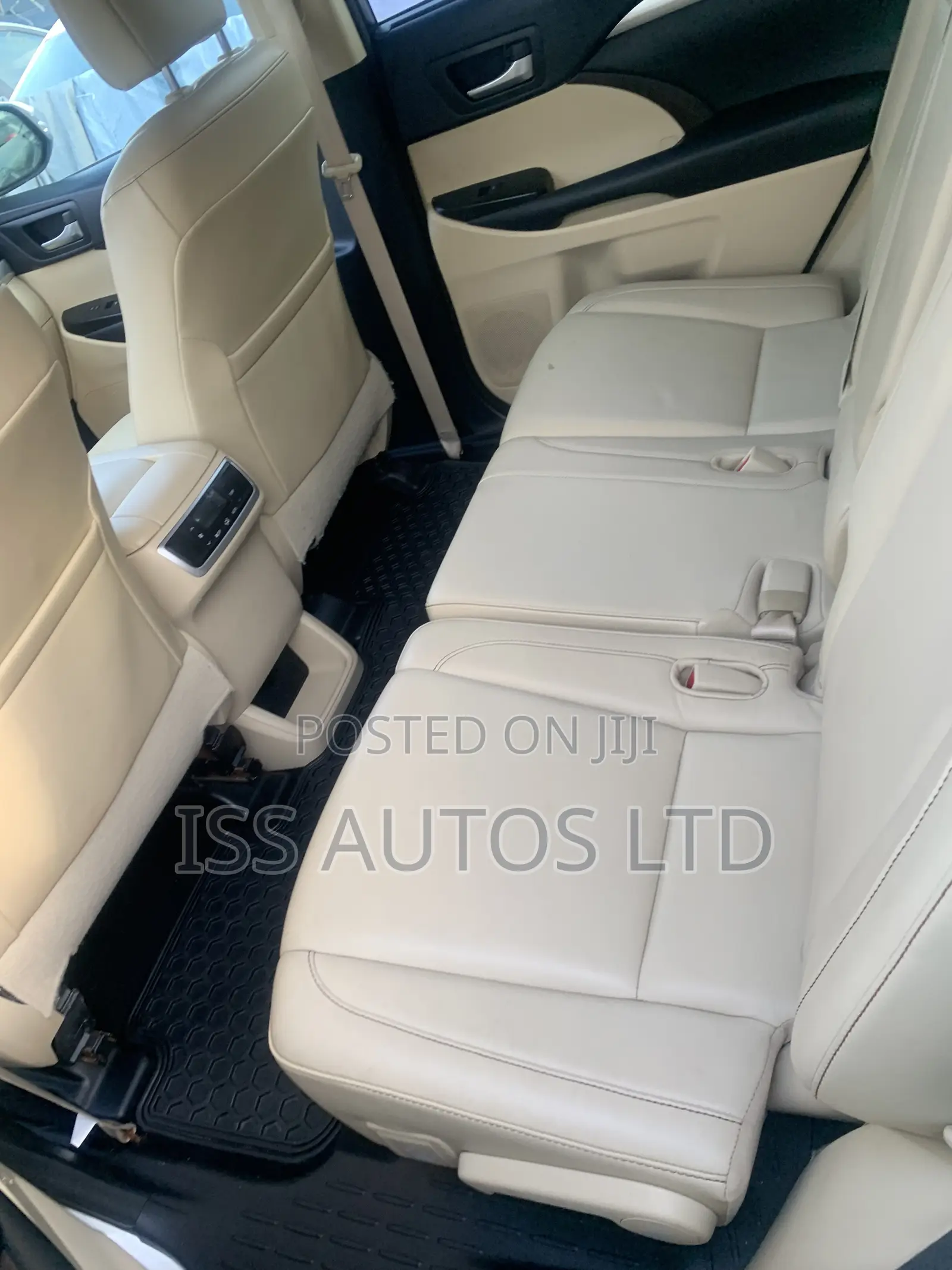 Toyota Highlander XLE 4dr SUV AWD (3.5L 6cyl 6A) 2015 White