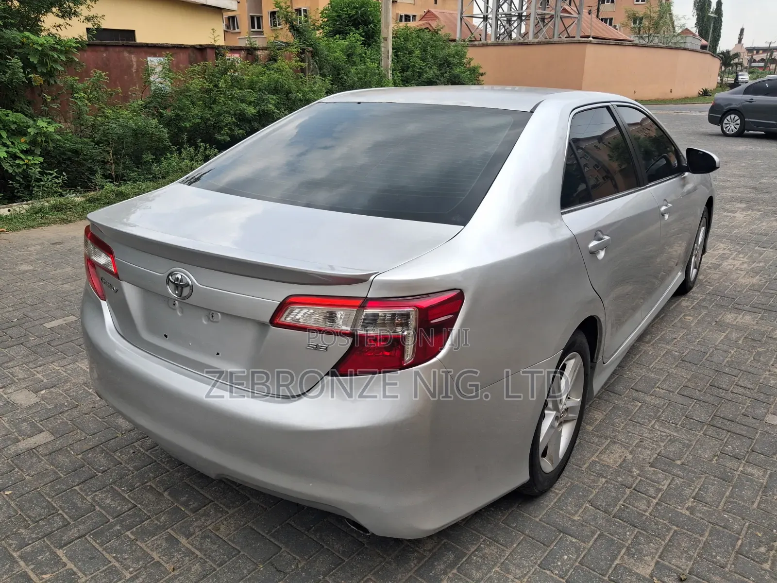 Toyota Camry SE 4dr Sedan (2.5L 4cyl 6A) 2014 Silver