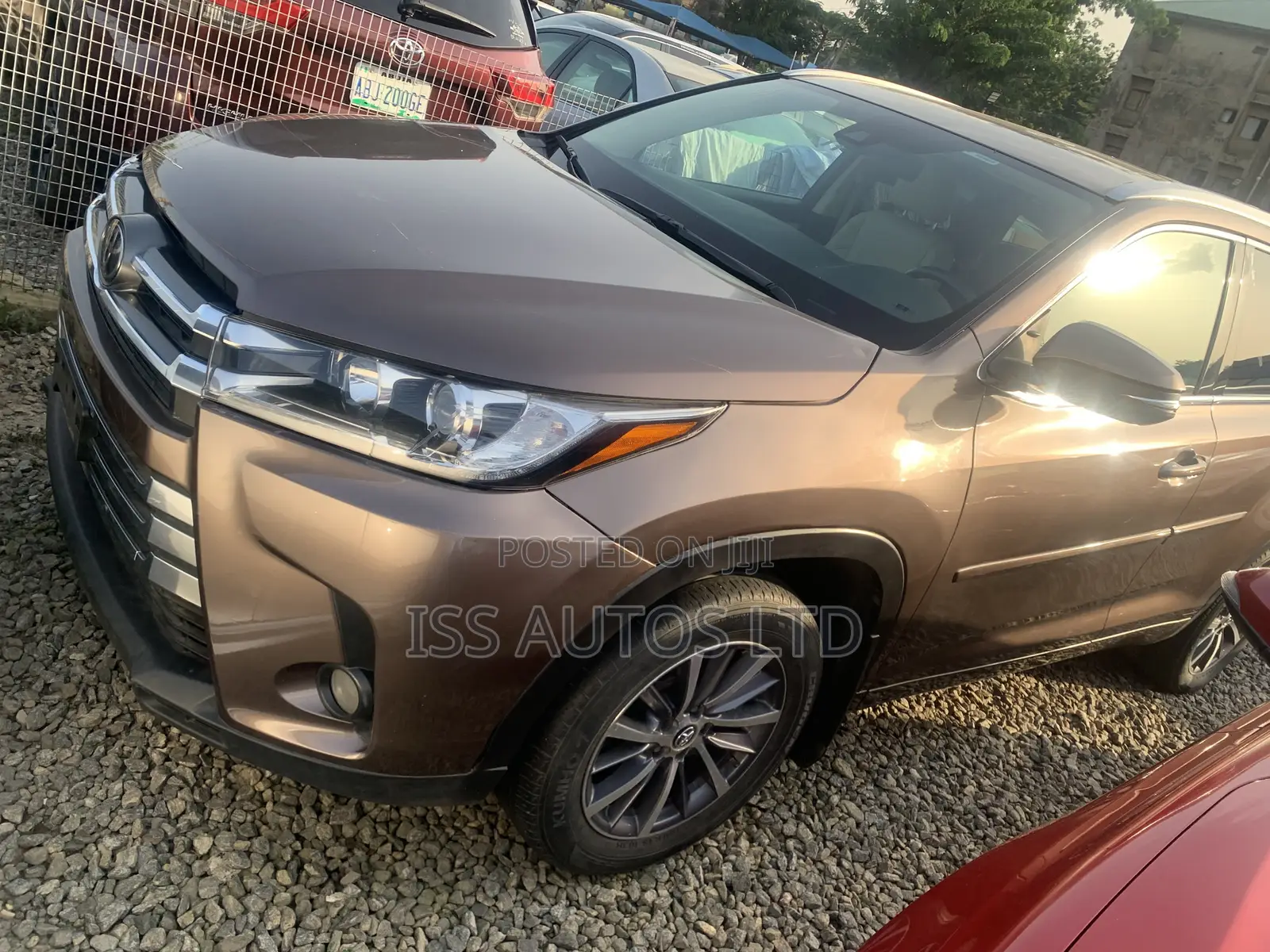 Toyota Highlander XLE 4x4 V6 (3.5L 6cyl 8A) 2018 Brown