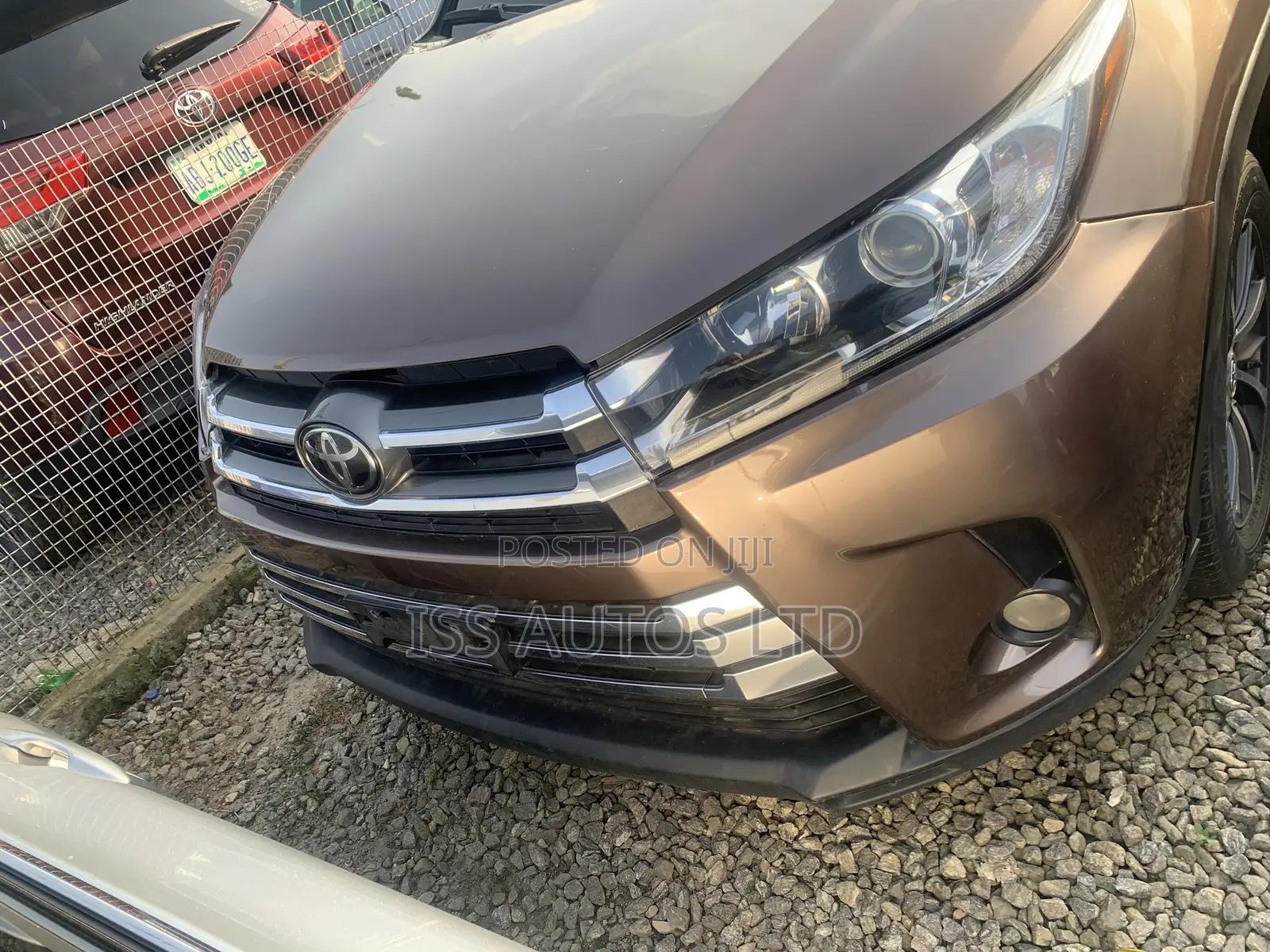 Toyota Highlander XLE 4x4 V6 (3.5L 6cyl 8A) 2018 Brown