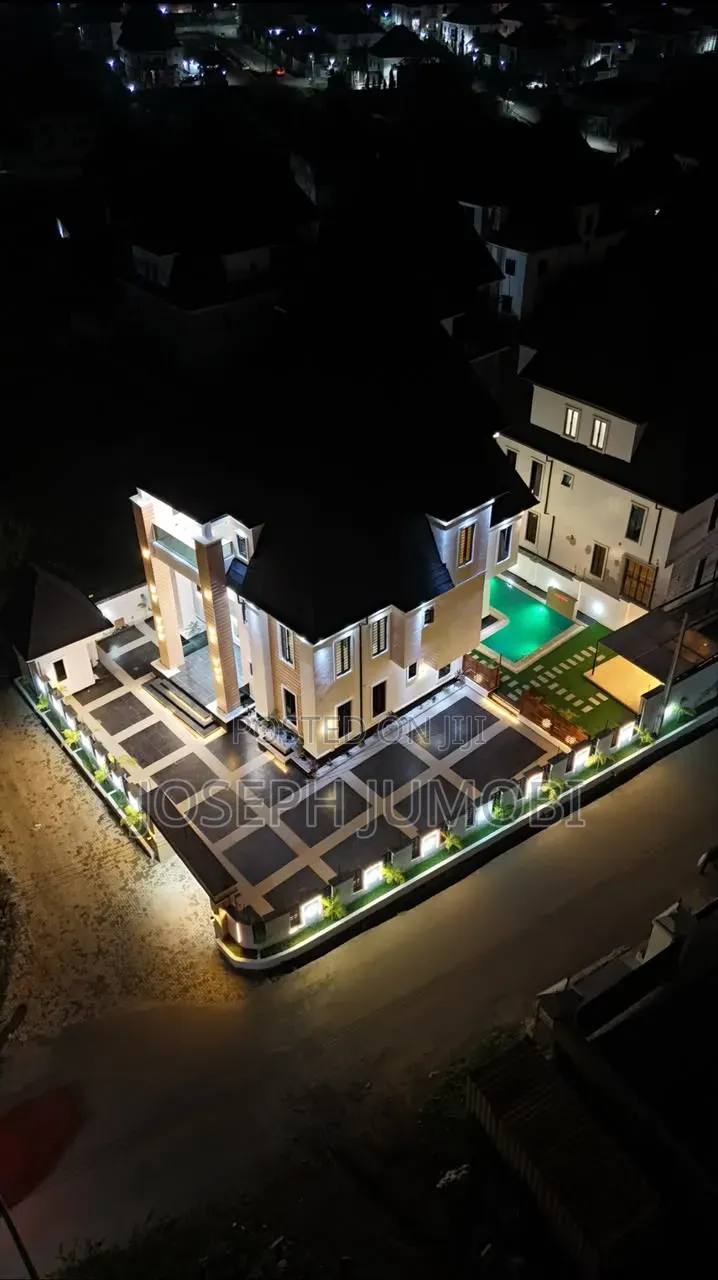 6bdrm Duplex in Petrus Homes, Dakwo District for sale