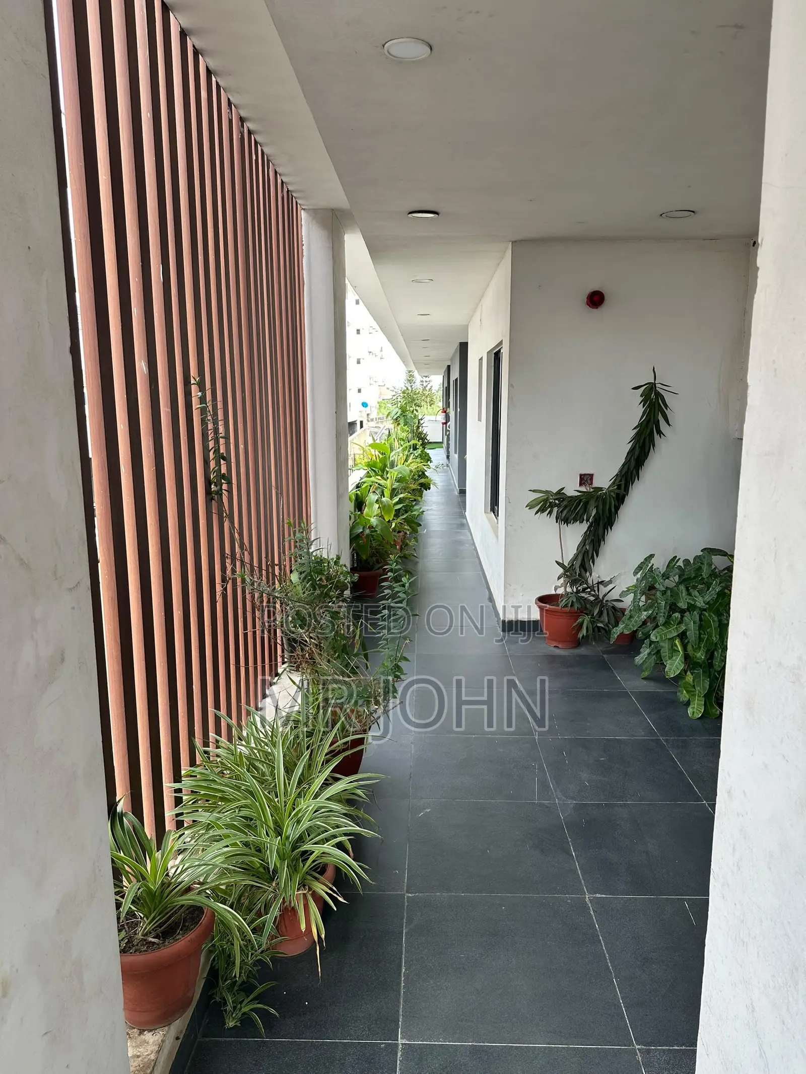 Furnished 3bdrm Apartment in Ikate Brown Stone Pr, Lekki for sale